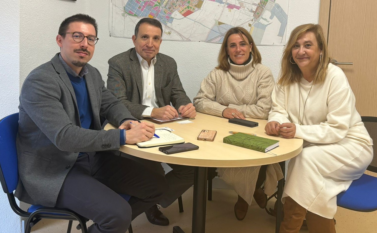 Alberto Vidal, concejal de Comercio y Consumo, se reúne con el colegio de APIS para dar forma a un censo de locales vacíos de Castellón