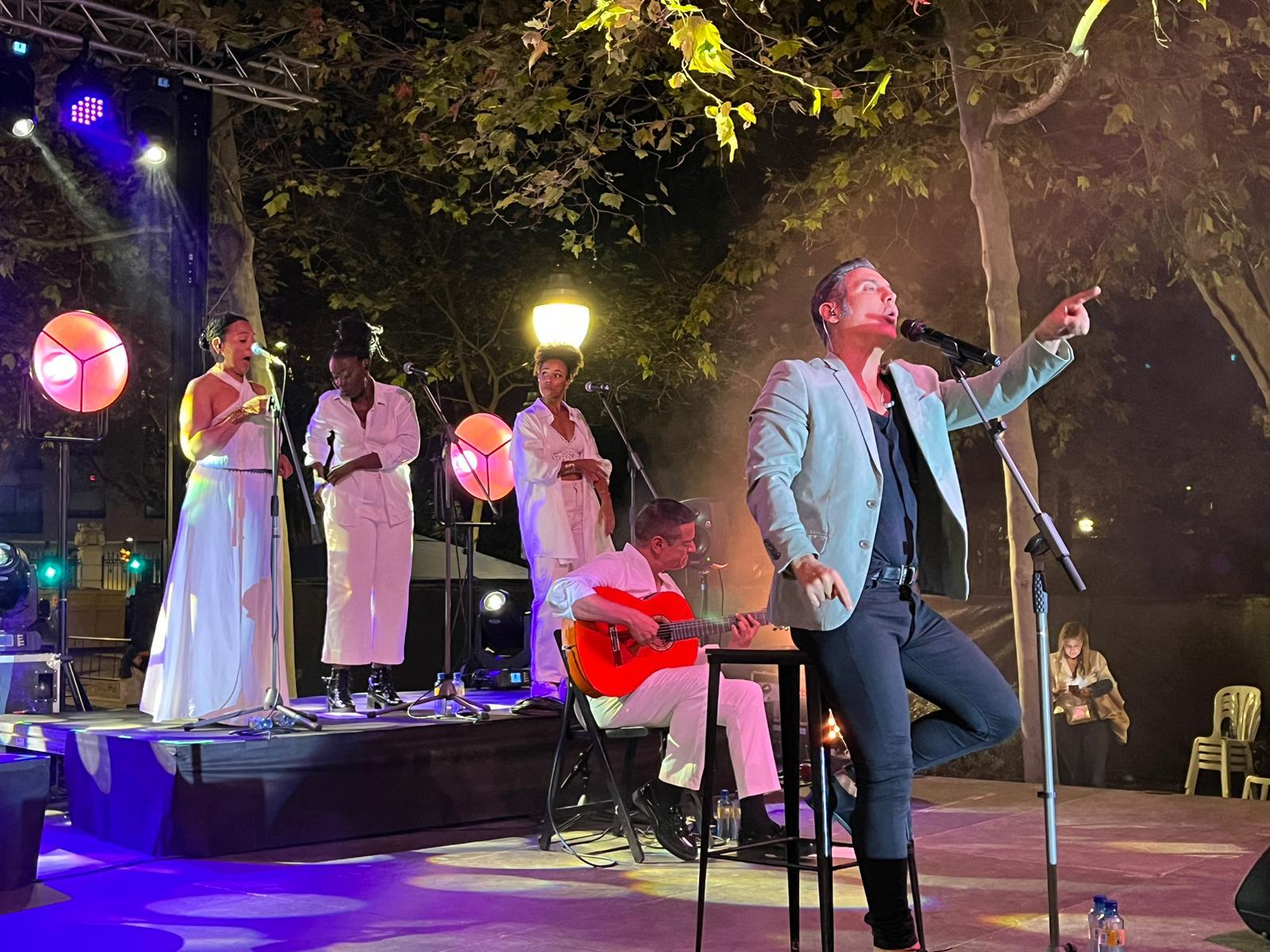 Centenars de persones gaudixen del Festival Origen Castelló amb Pitingo com a protagonista musical