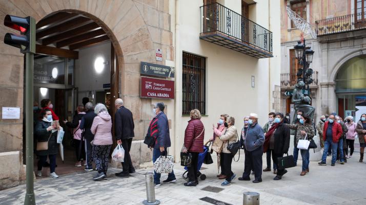 Entrega del llibret de festes y cintas de la Magdalena.jpg