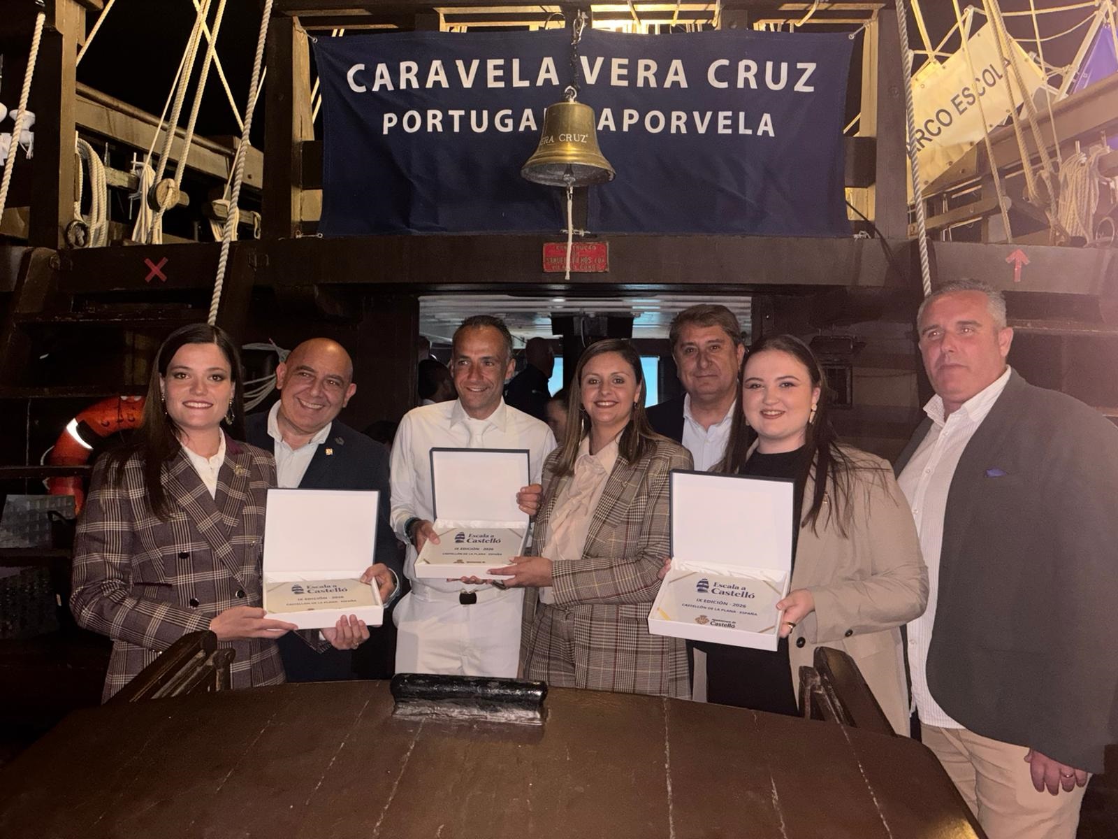 Castelló ret homenatge a les embarcacions participants amb el lliurament de mètopes