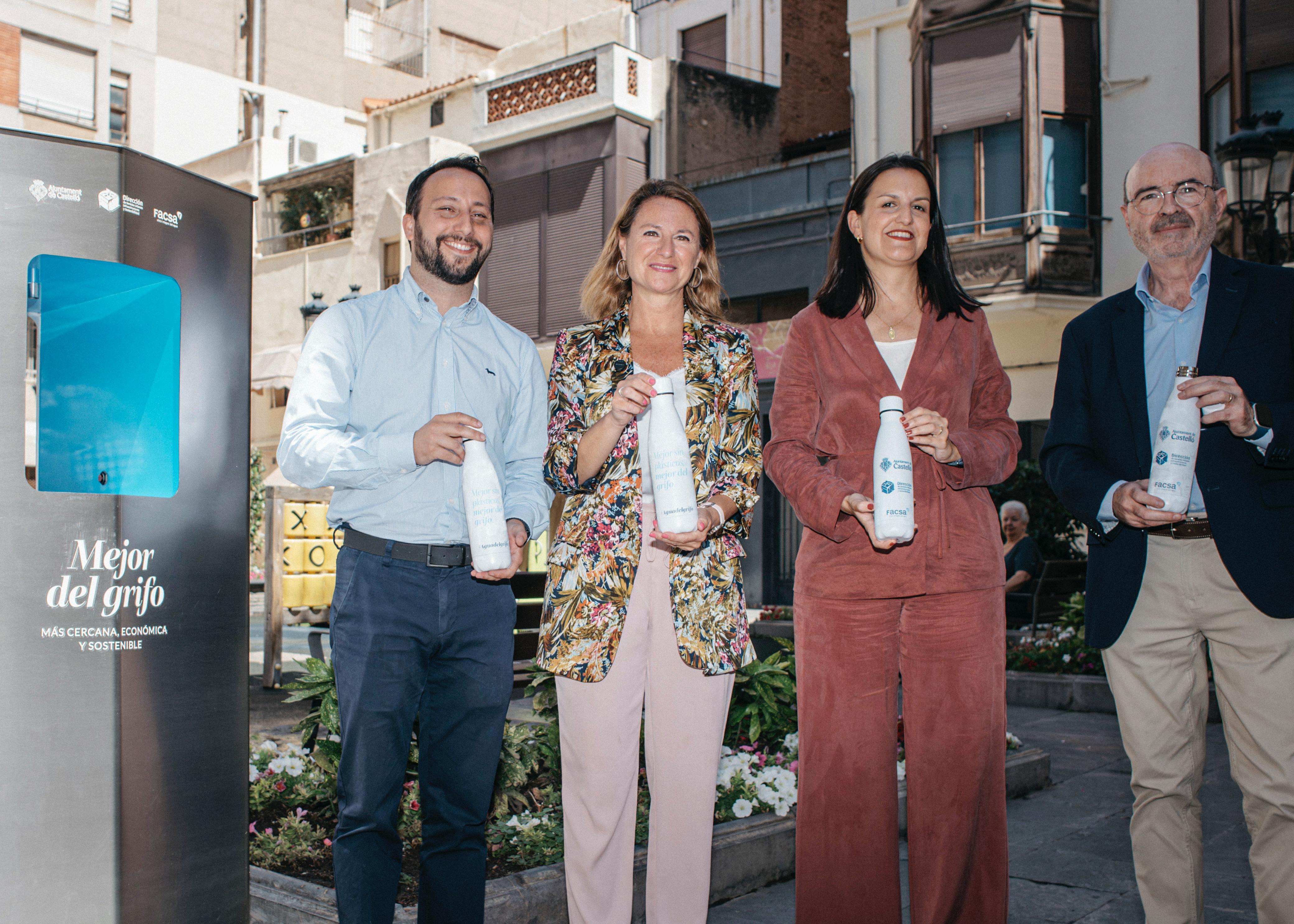 Castelló activa cinc nous punts d'aigua potable refrigerada per a combatre la calor aquest estiu
