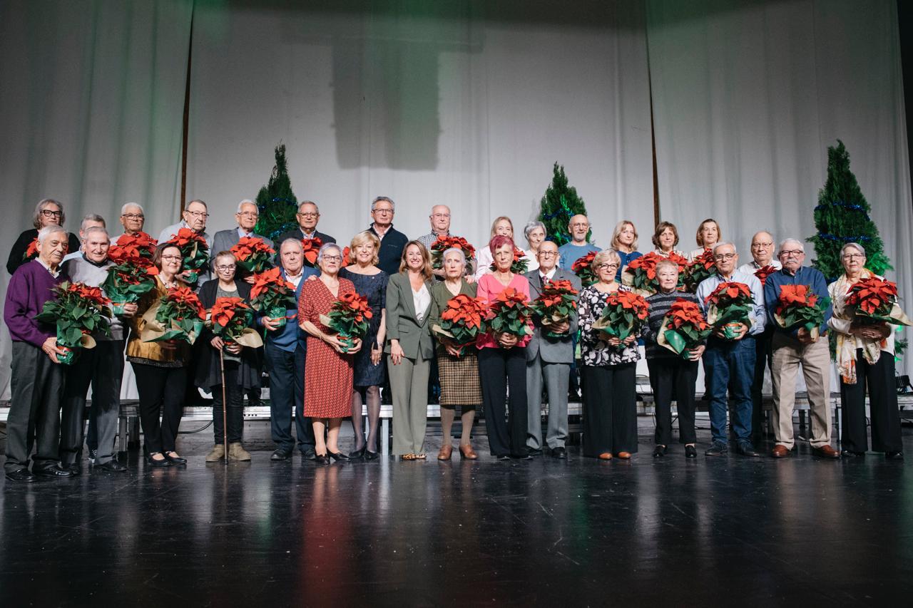 El govern municipal homenatja les persones majors en el tradicional brindis de Nadal