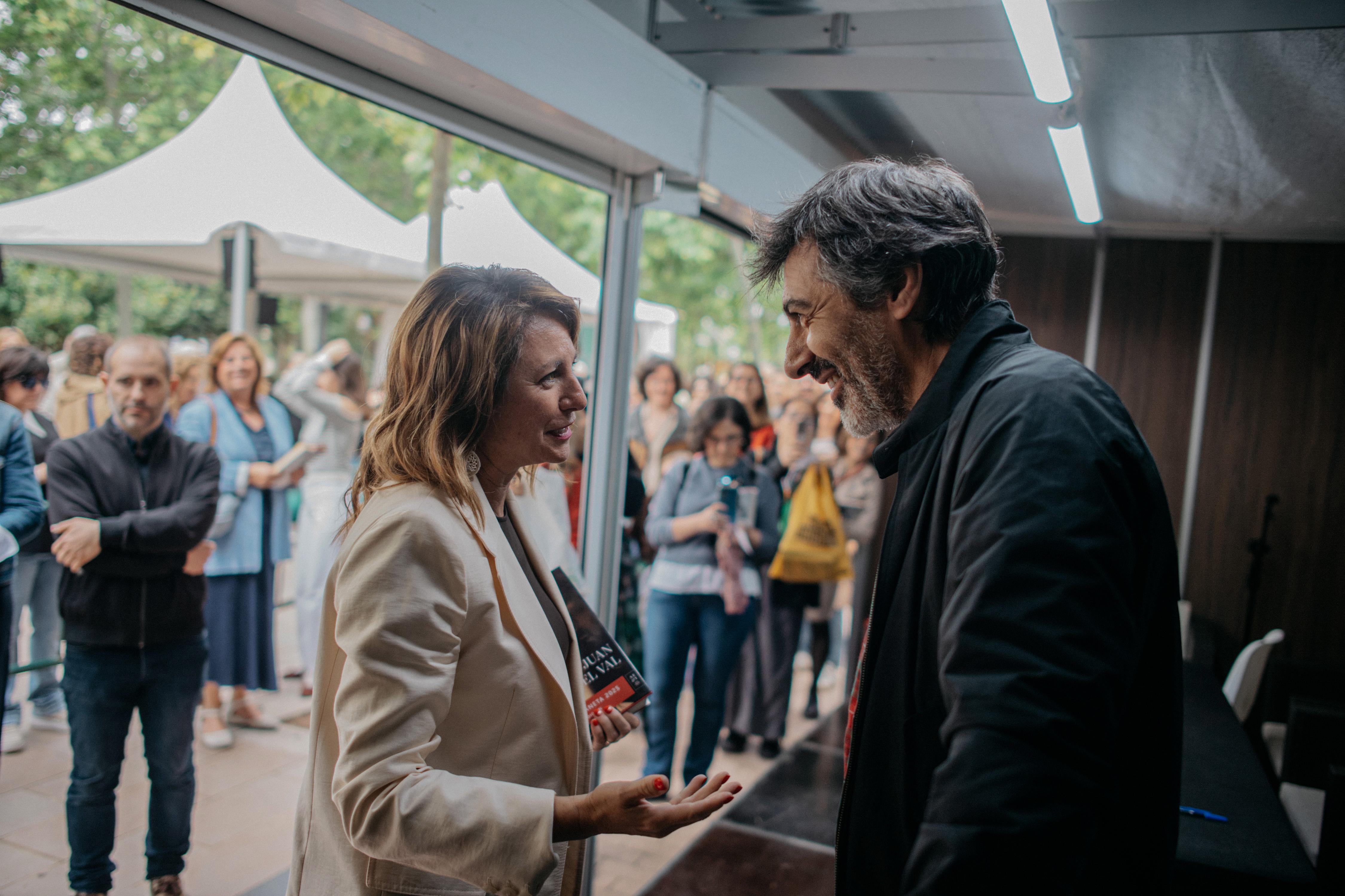 Juan del Val protagonitza la jornada de clausura d’una Fira del Llibre que bat tots els rècords al Parc Ribalta