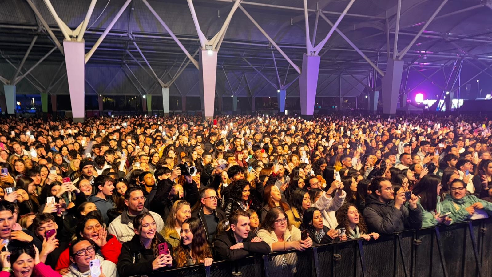 El Recinte de Fires i Mercats s'ompli per segona nit consecutiva amb el concert de Juan Magán