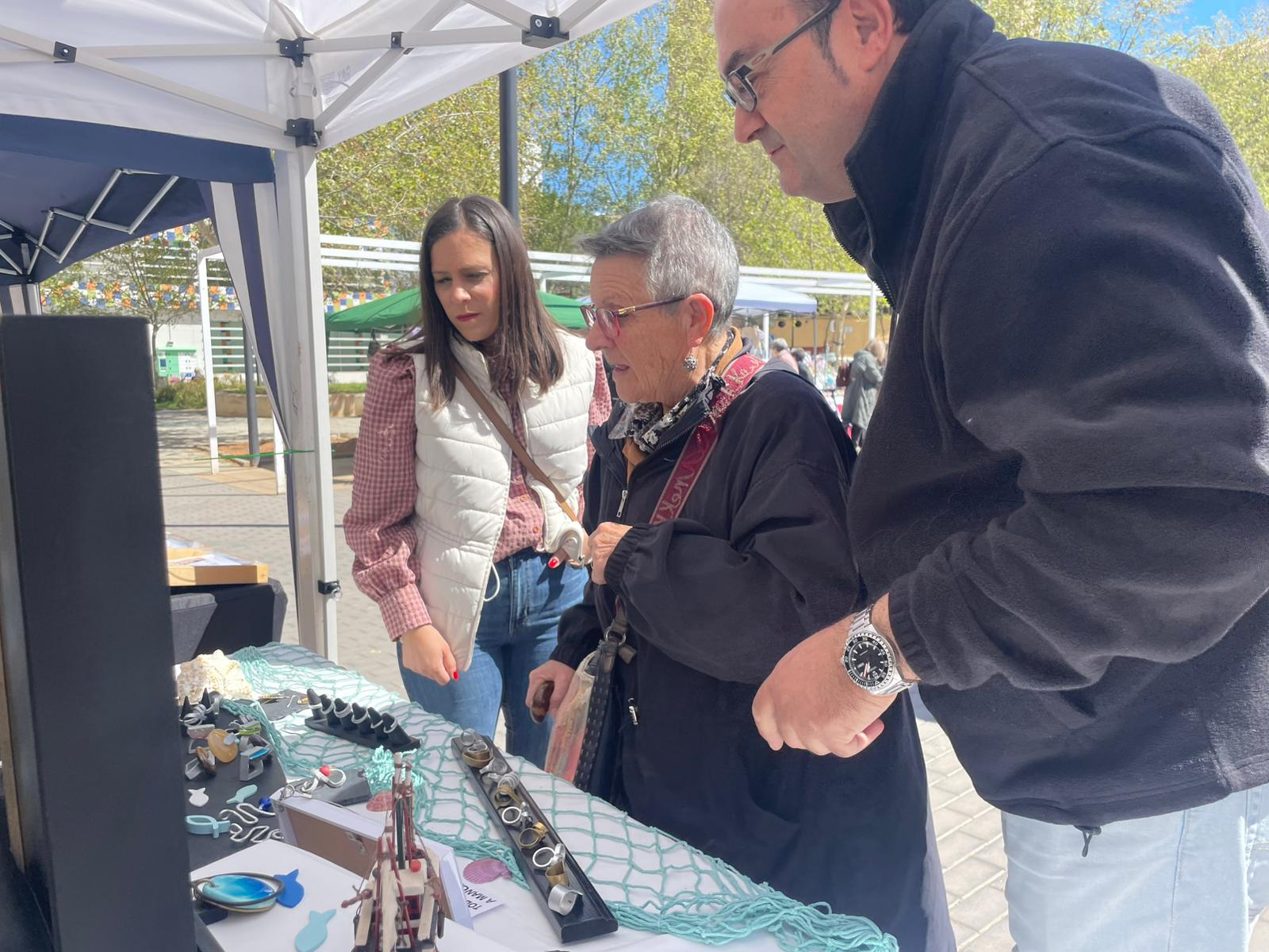 El Outlet Primavera Market del Grau atrau a nombrós públic en la Plaça de la Panderola en una nova acció de dinamització comercial