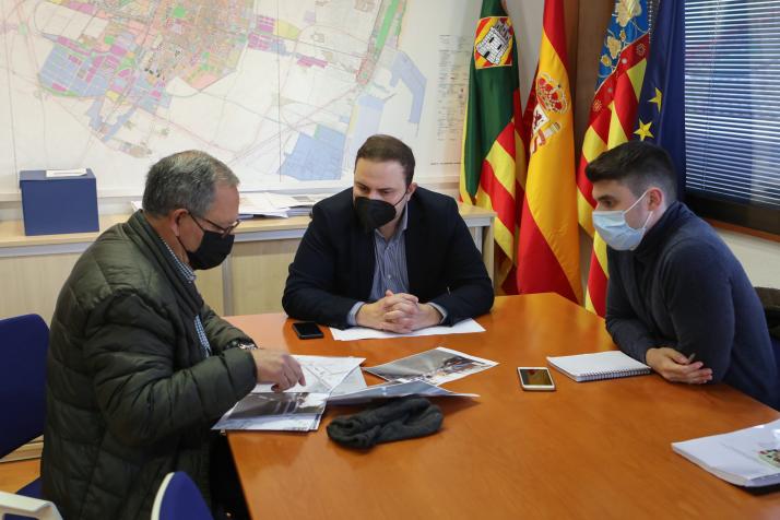 Lopez y Ribes reunion con AAVV Segon Moli.jpg