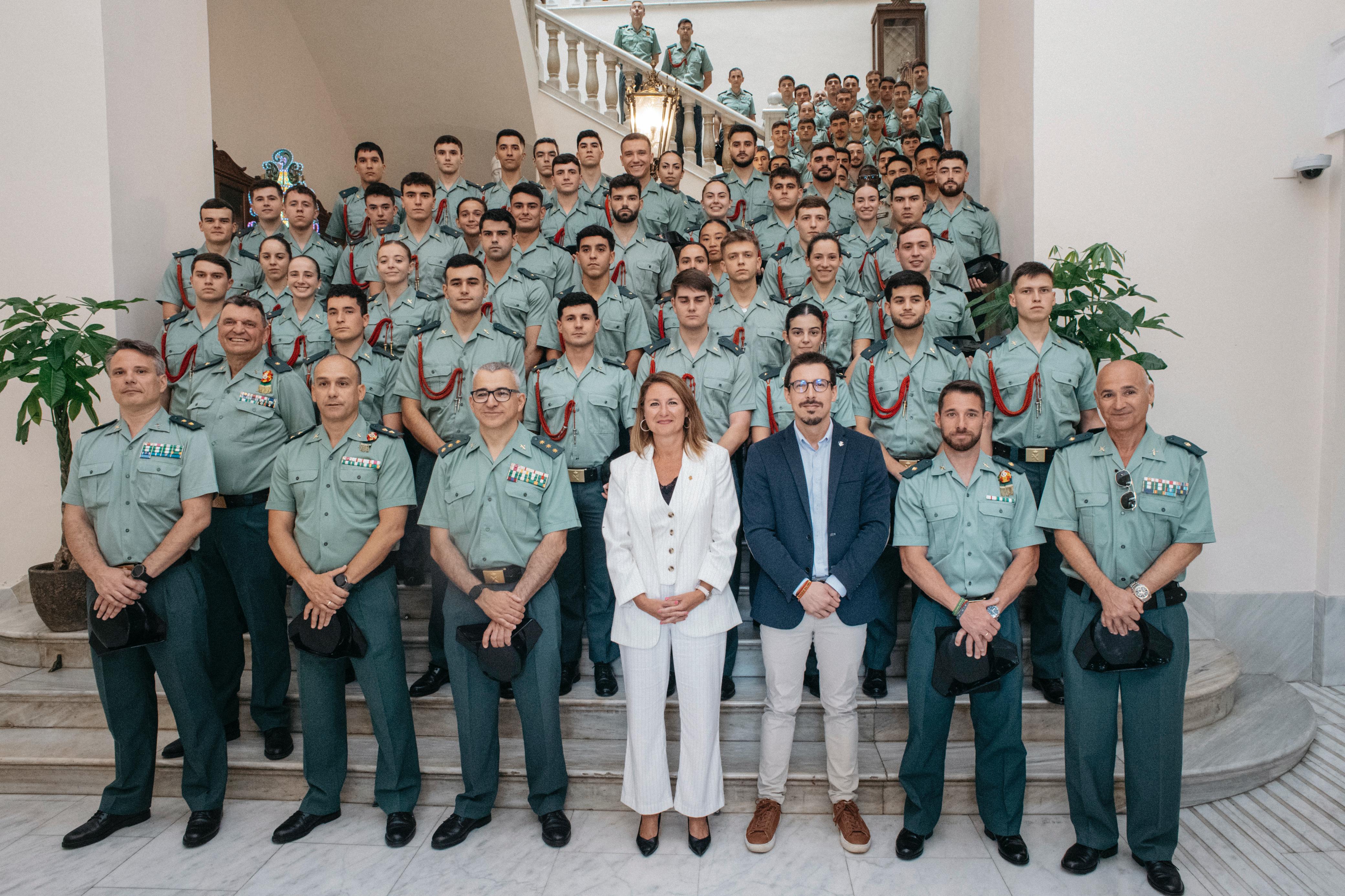 Begoña Carrasco rep a alumnes guàrdies civils de l'Acadèmia d'Oficials d'Aranjuez i trasllada el reconeixement de la ciutat a la labor del Cos i la seua proximitat a la societat
