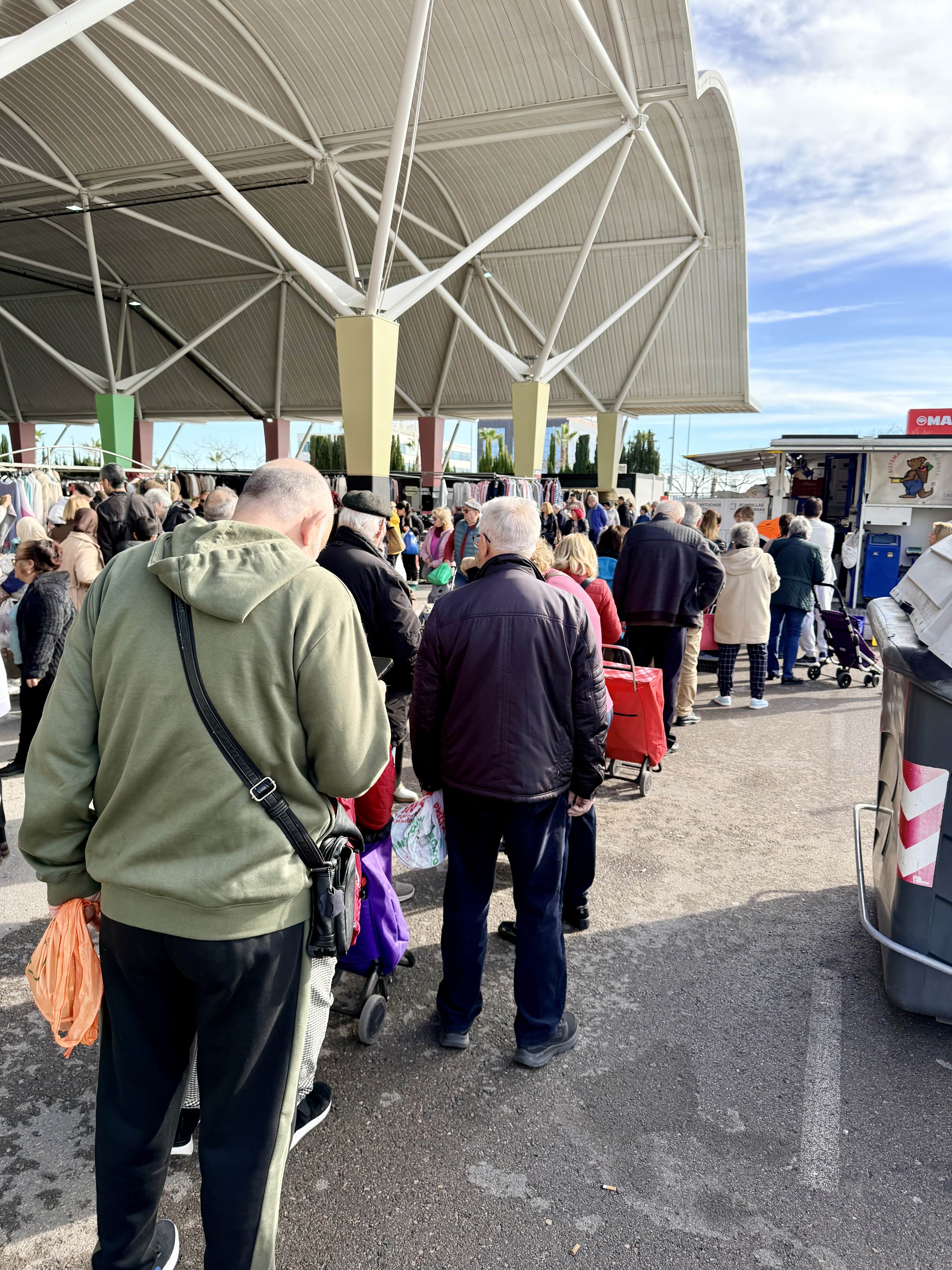 El ‘Basurazo de Carrasco’ torna a generar el caos a Castelló en deixar sense control els ecoparcs