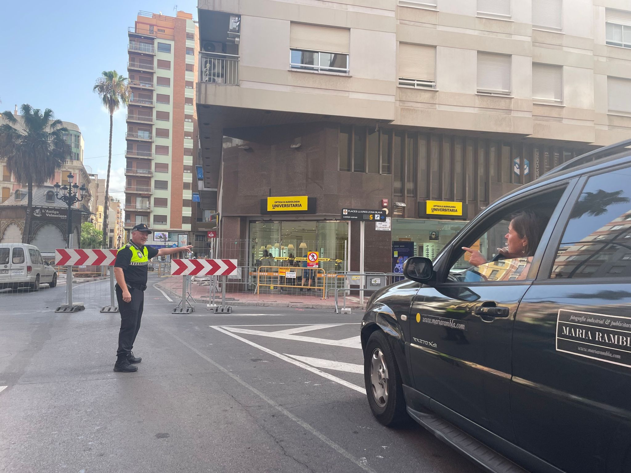 El Ayuntamiento habilita un acceso alternativo para llegar a la calle Mayor debido a la recta final de la obra de la plaza la Paz