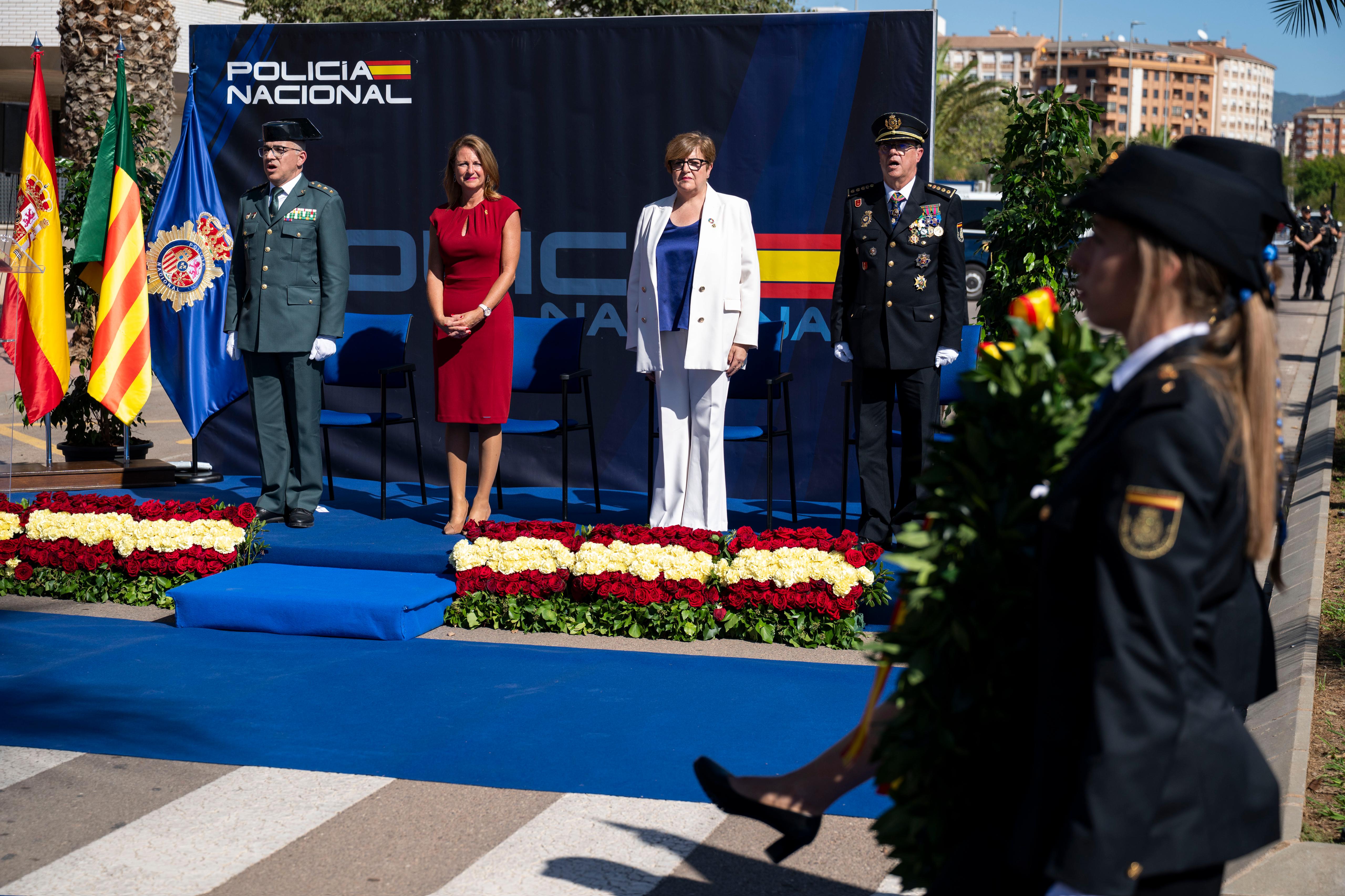 Begoña Carrasco participa en els actes institucionals del patró de la Policia Nacional