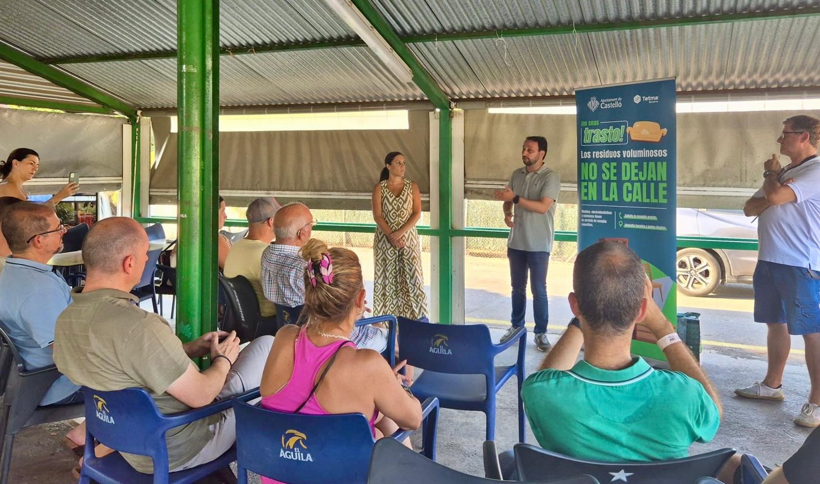 El govern de Castelló facilita la correcta gestió de residus voluminosos acostant fins a la Marjaleria la campanya ‘No sigues trasto’