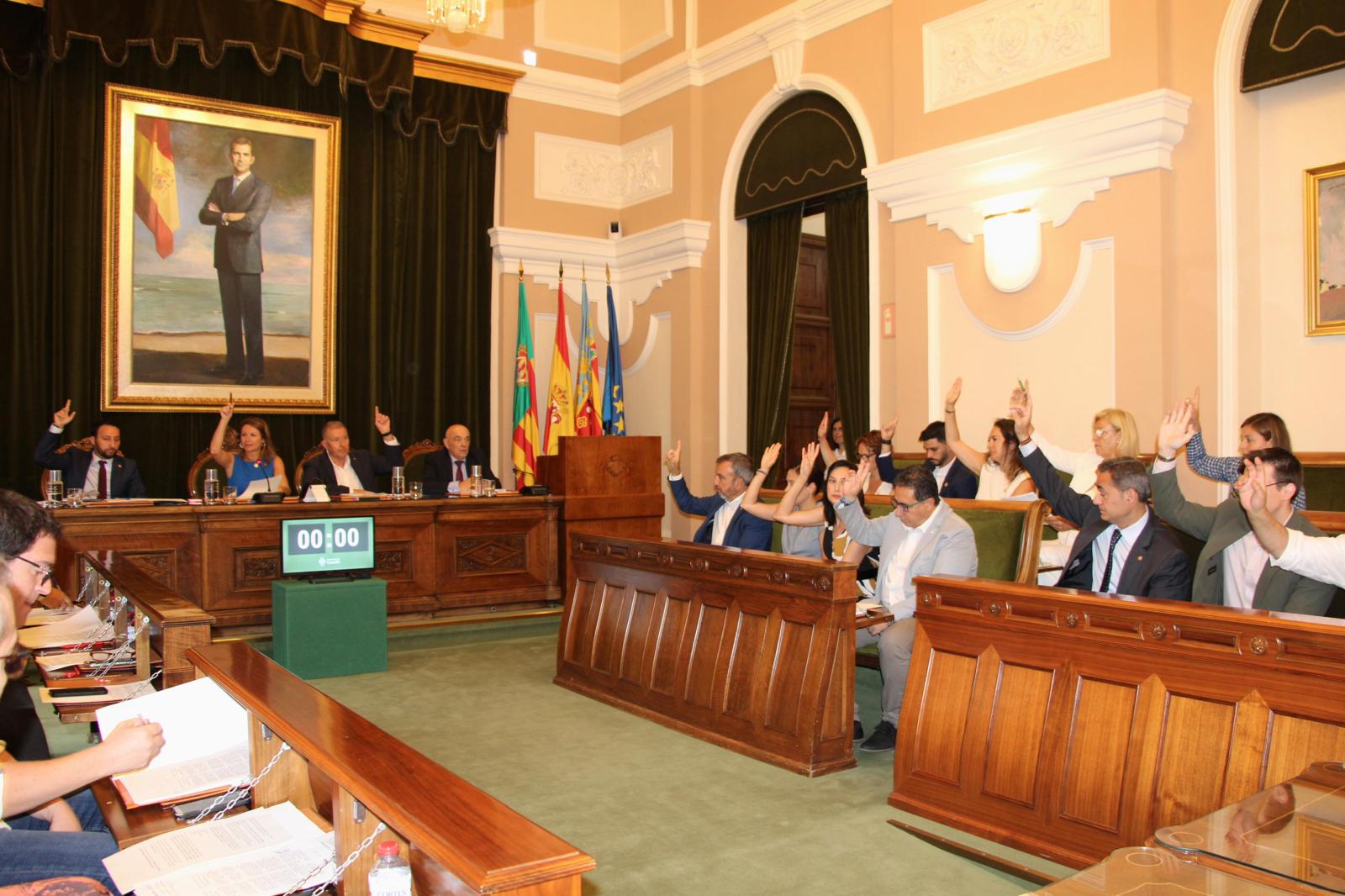 El edil de vivienda ha puesto en valor todas las actuaciones desarrolladas en los últimos 12 meses El Gobierno muestra en el Pleno el saneamiento en la gestión económica tras reducir en un 91% los Reconocimientos Extrajudiciales de Crédito