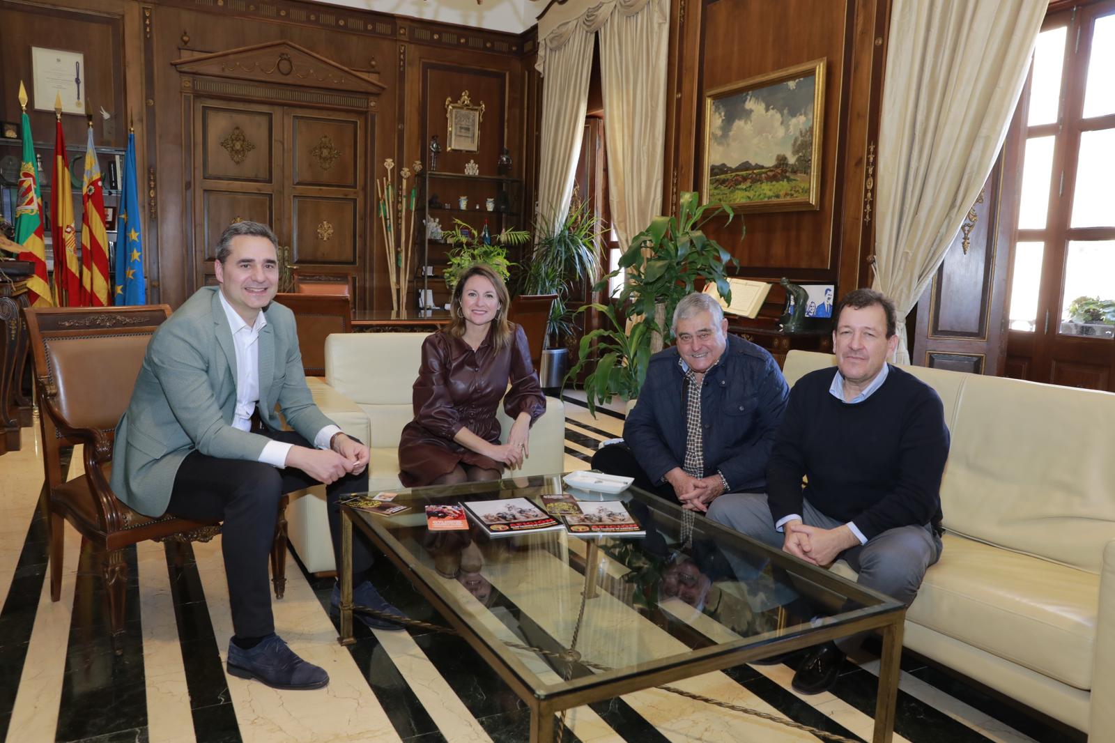 La alcaldesa se reúne con el Club Taurino de Castellón