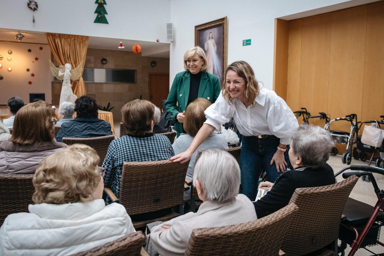L'alcaldessa  Begoña Carrasco posa en valor la labor de l'asil Llar Verge de Lidón especialment per Nadal