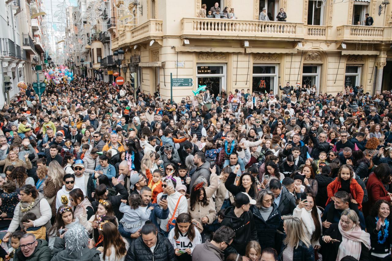 Els xiquets i xiquetes de Castelló donen la benvinguda al 2026 amb la Nit de cap d'any Infantil