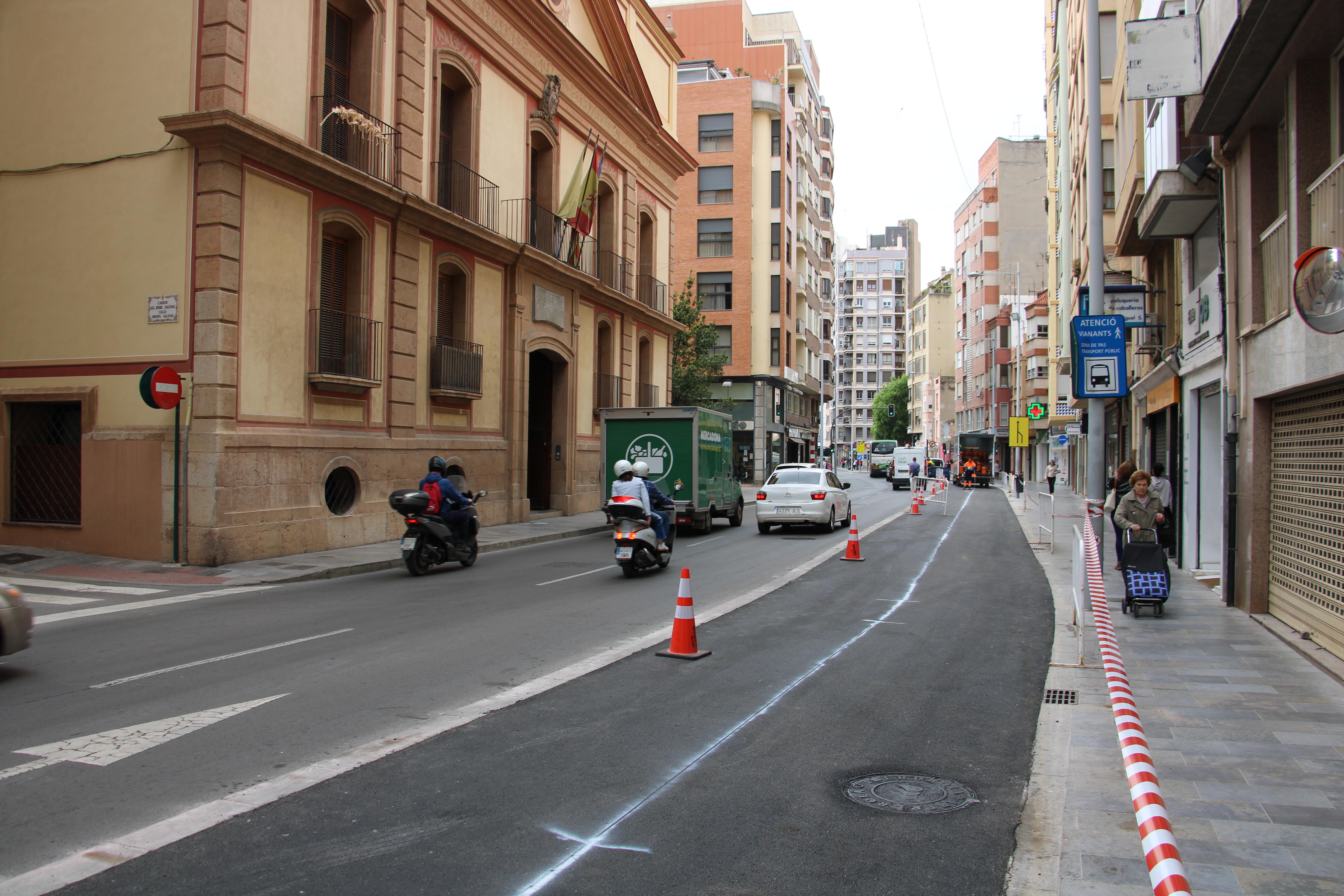 El carrer Governador recupera els dos carrils entre Cardona Vives i Campoamor després de l'avanç de les obres d'asfaltat de la segona fase del TRAM