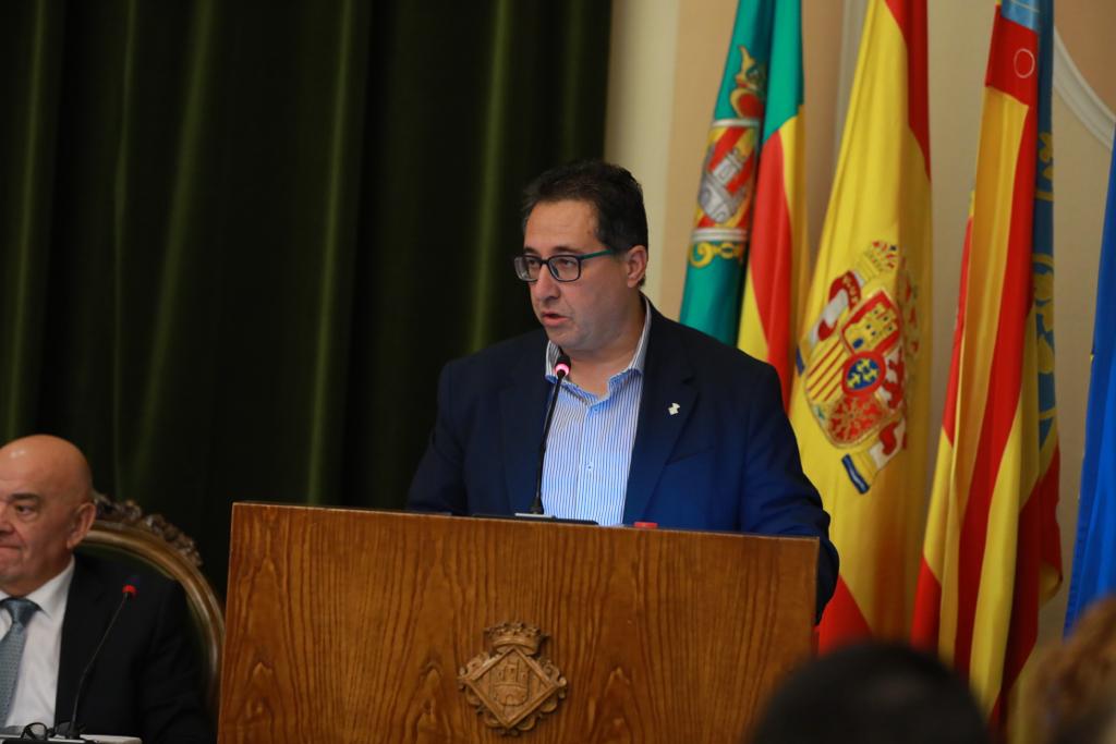 El Ayuntamiento reúne a una treintena de entidades vecinales en el XXX aniversario de las juntas de distrito