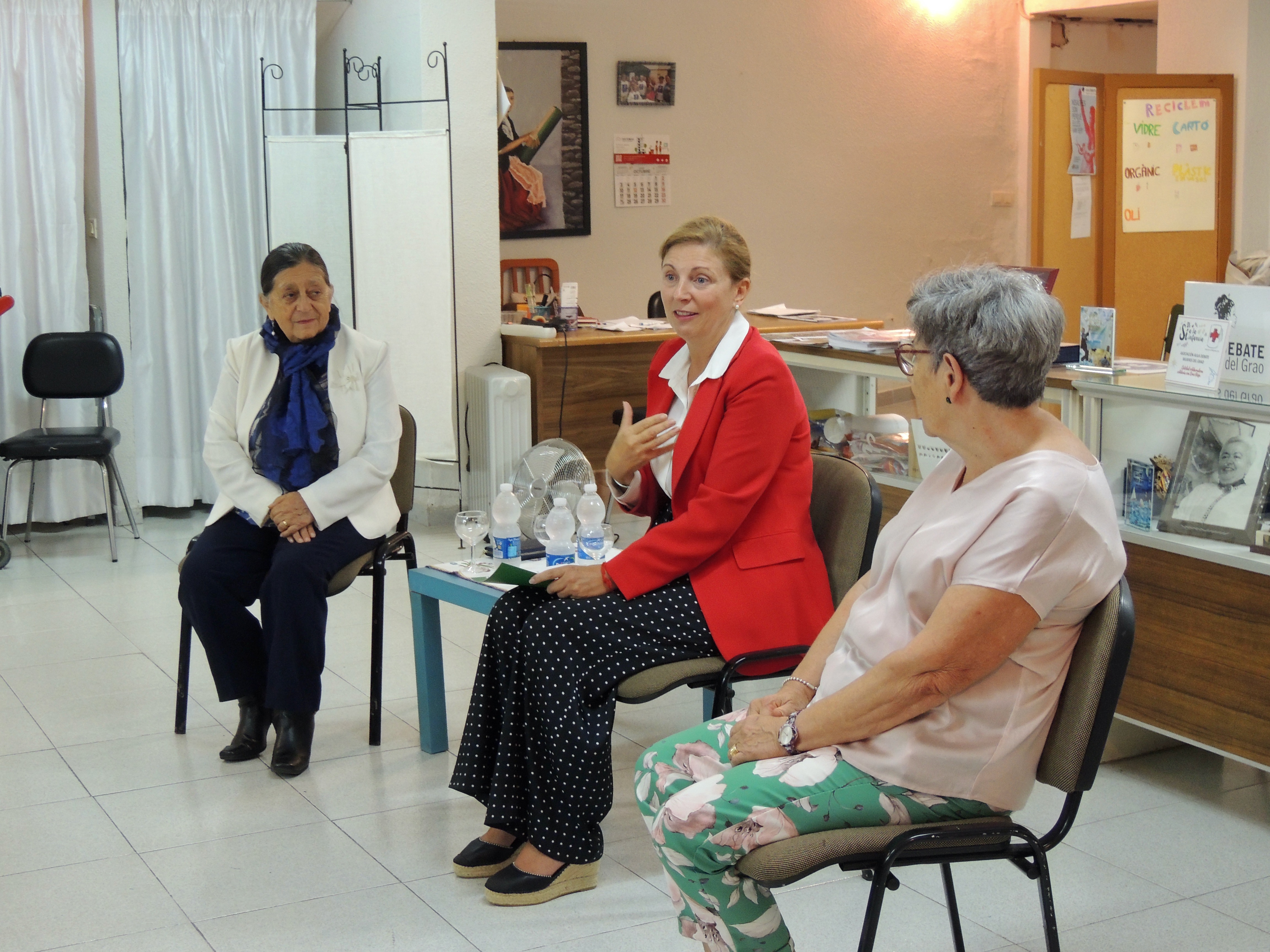 Amparo Marco y Luz Haro en el Aula Debate de Mujeres del Grau