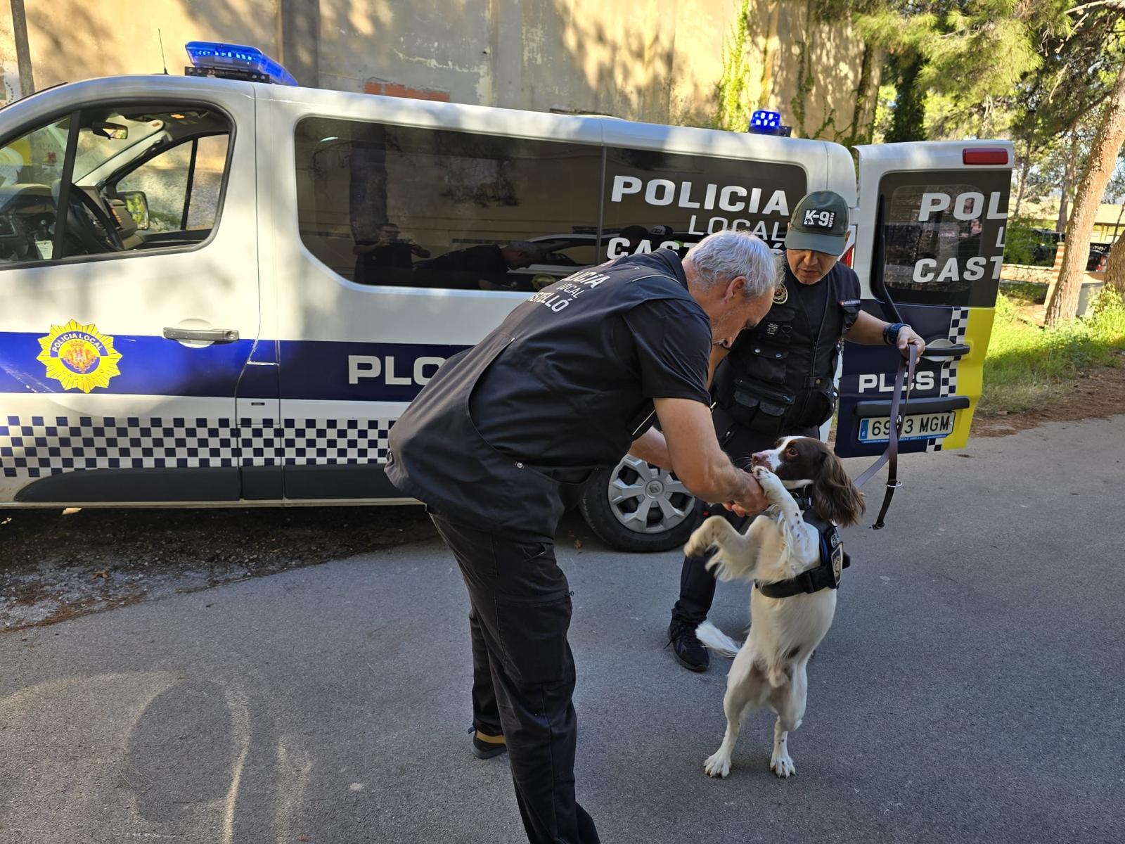 La Unidad Canina de la Policía Local de Castellón adiestra a perros y forma a agentes de toda la Comunitat Valenciana en una jornada de entrenamiento conjunto