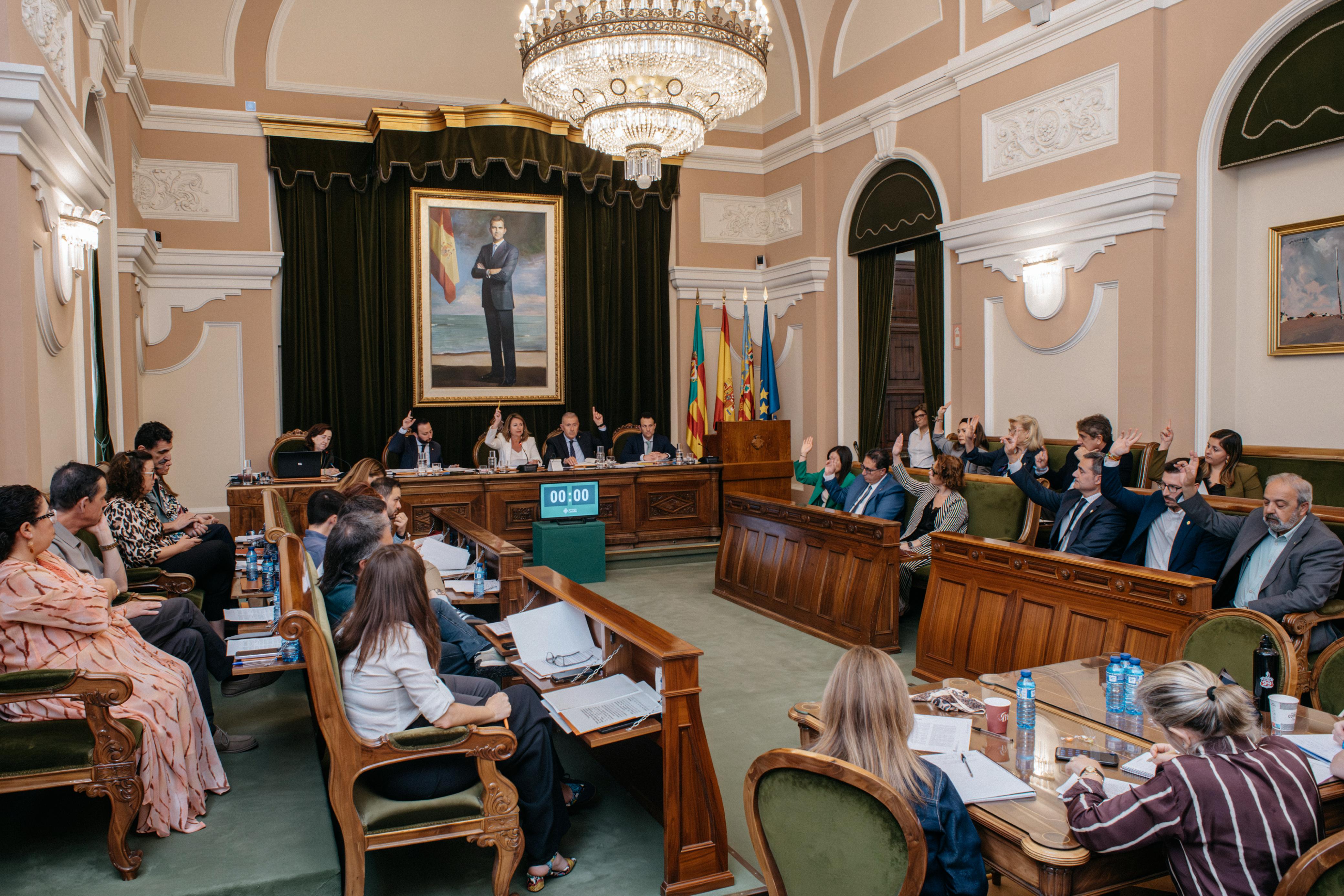El Ple aprova una modificació de crèdit de quasi 11 milions per a reforçar serveis públics, mobilitat, cultura, educació i comerç
