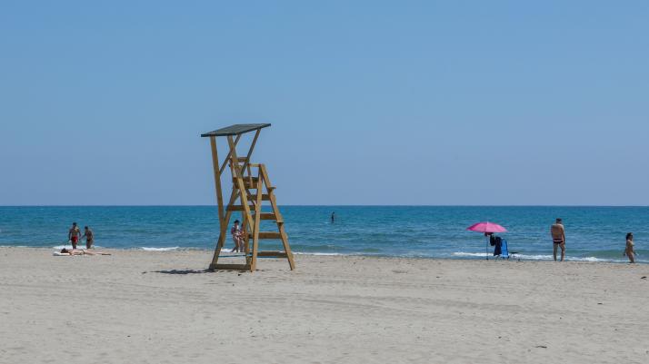 31-05-22 Torre de vigilancia en la playa de Castell.jpg