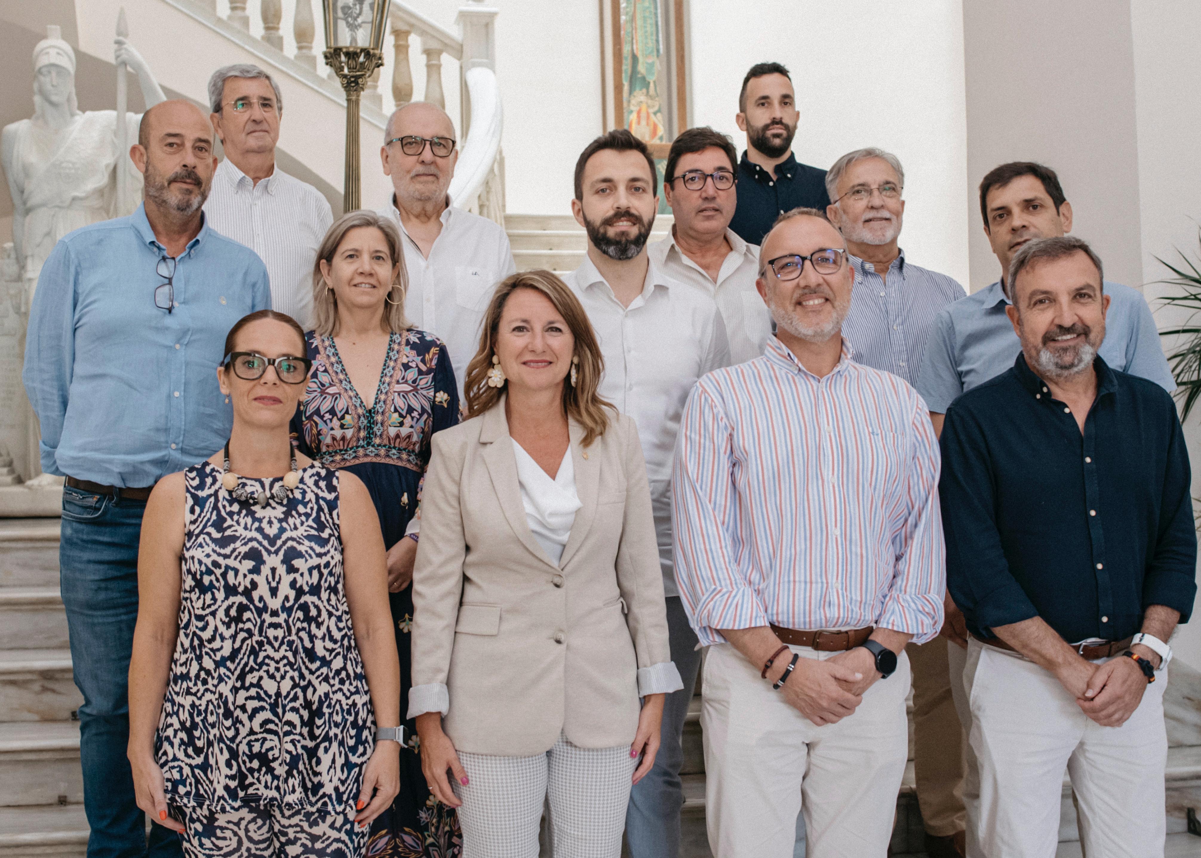 Carrasco traslada a la Germandat dels Cavallers de la Conquesta el apoyo del Ayuntamiento para celebrar los actos conmemorativos de su 75 aniversario