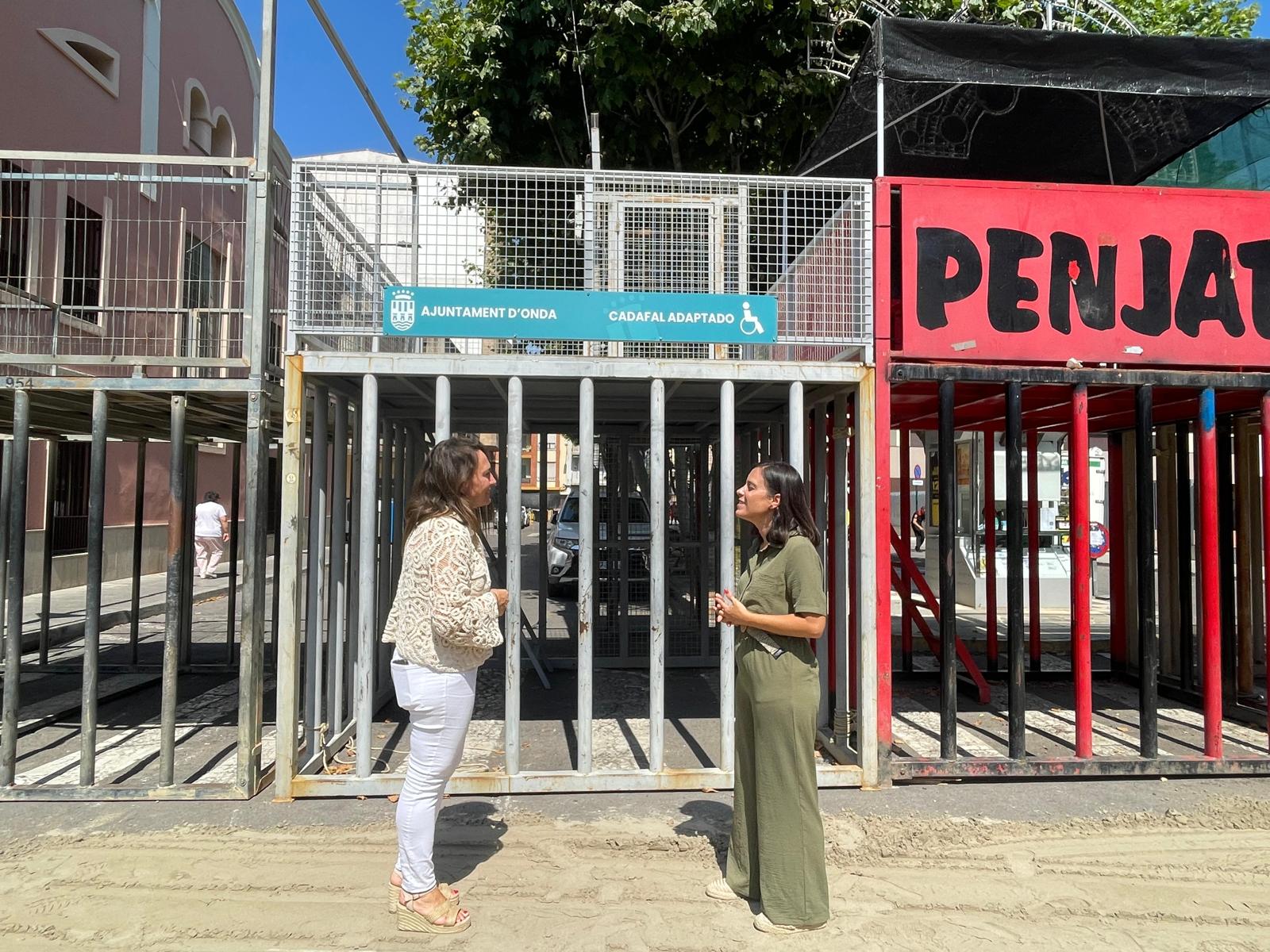 Las fiestas de Sant Pere cuentan por primera vez con un cadafal adaptado a personas con movilidad reducida