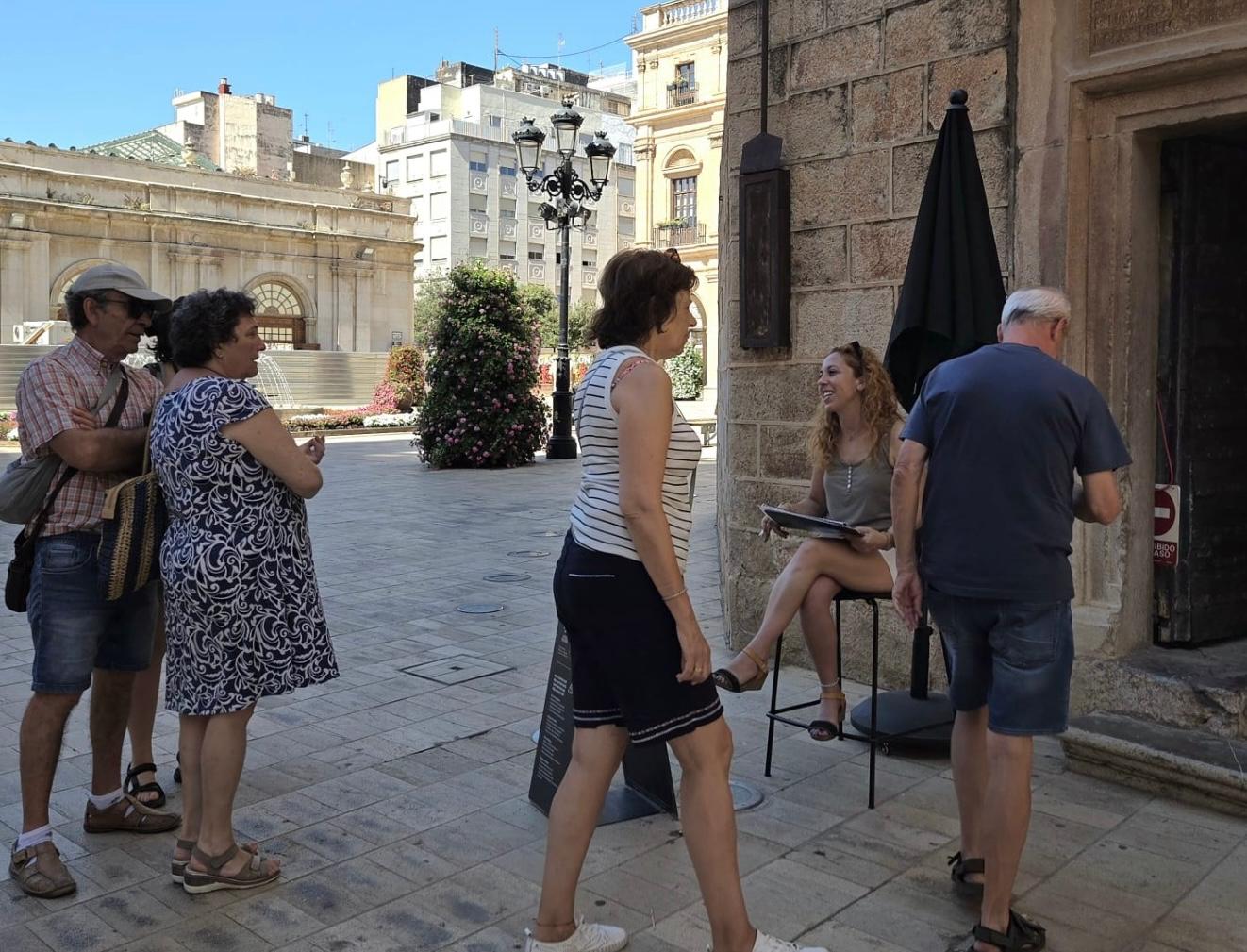 El Fadrí torna a obrir les seues portes després de la reforma que ha millorat la seua accessibilitat amb un nou passamans