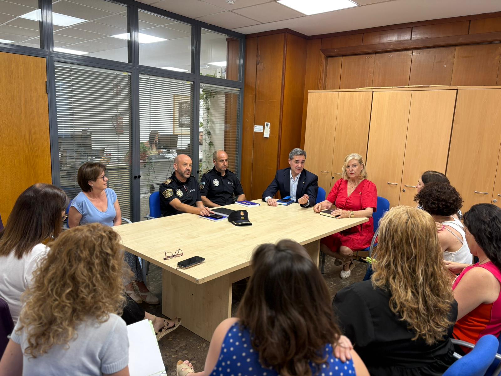 Castelló reforça la protecció de tres centres de serveis socials amb vigilància privada i la implantació del botó del pànic a través de l'app AlertaCAS