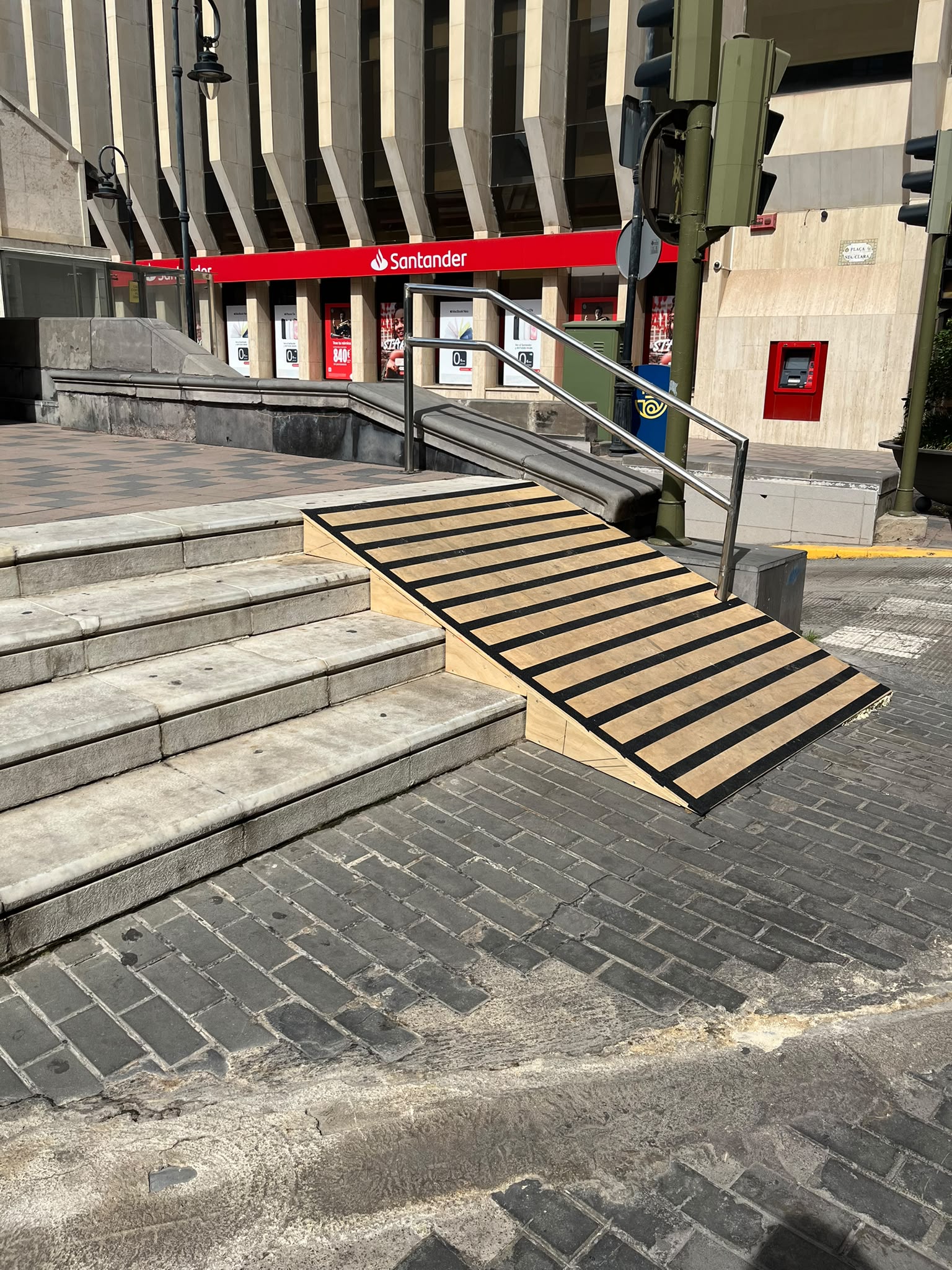 El PSPV qüestiona que la rampa de la plaça Santa Clara complisca amb l'accessibilitat