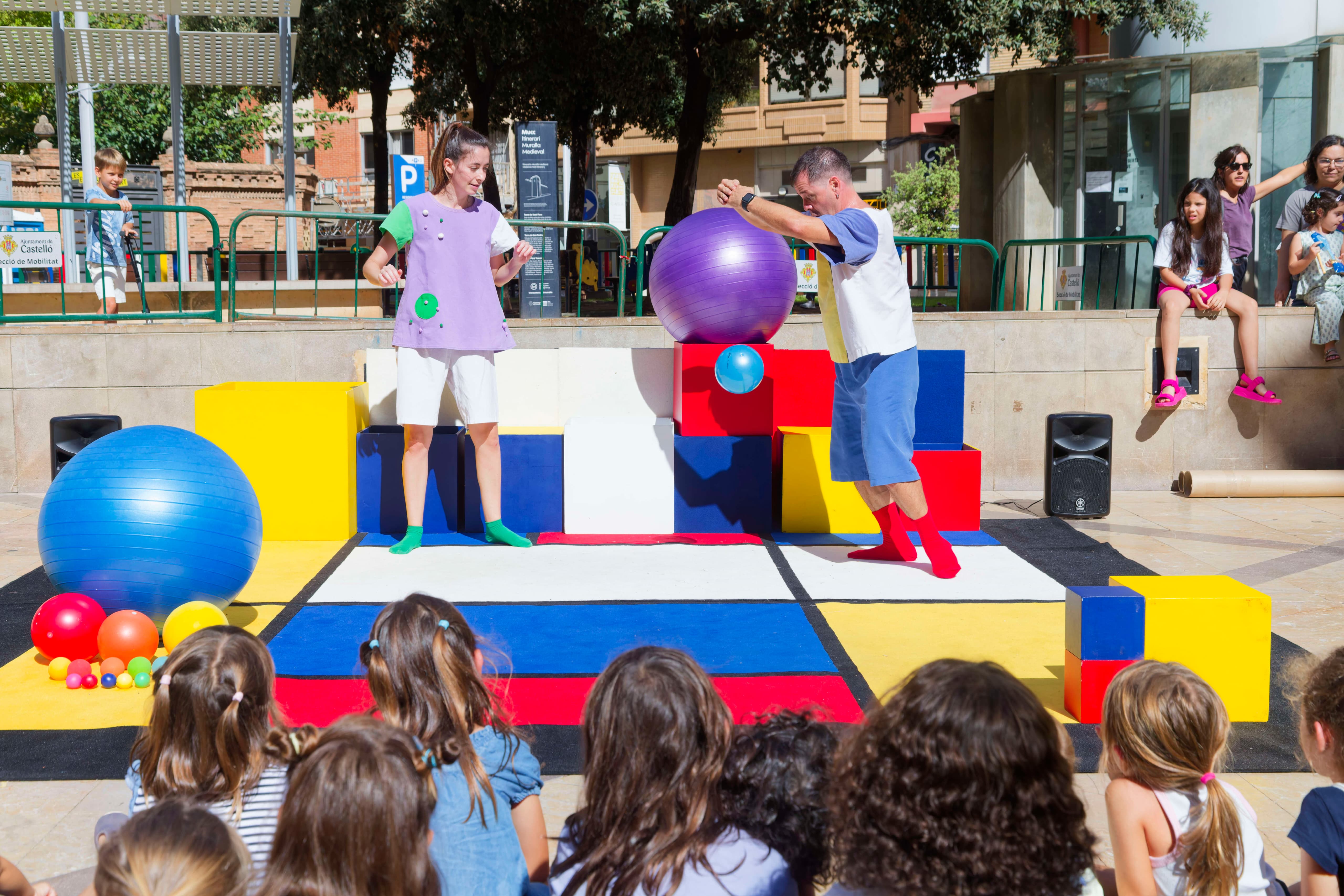 Primera infància i clown inclusiu abarroten de públic l'equador del POT