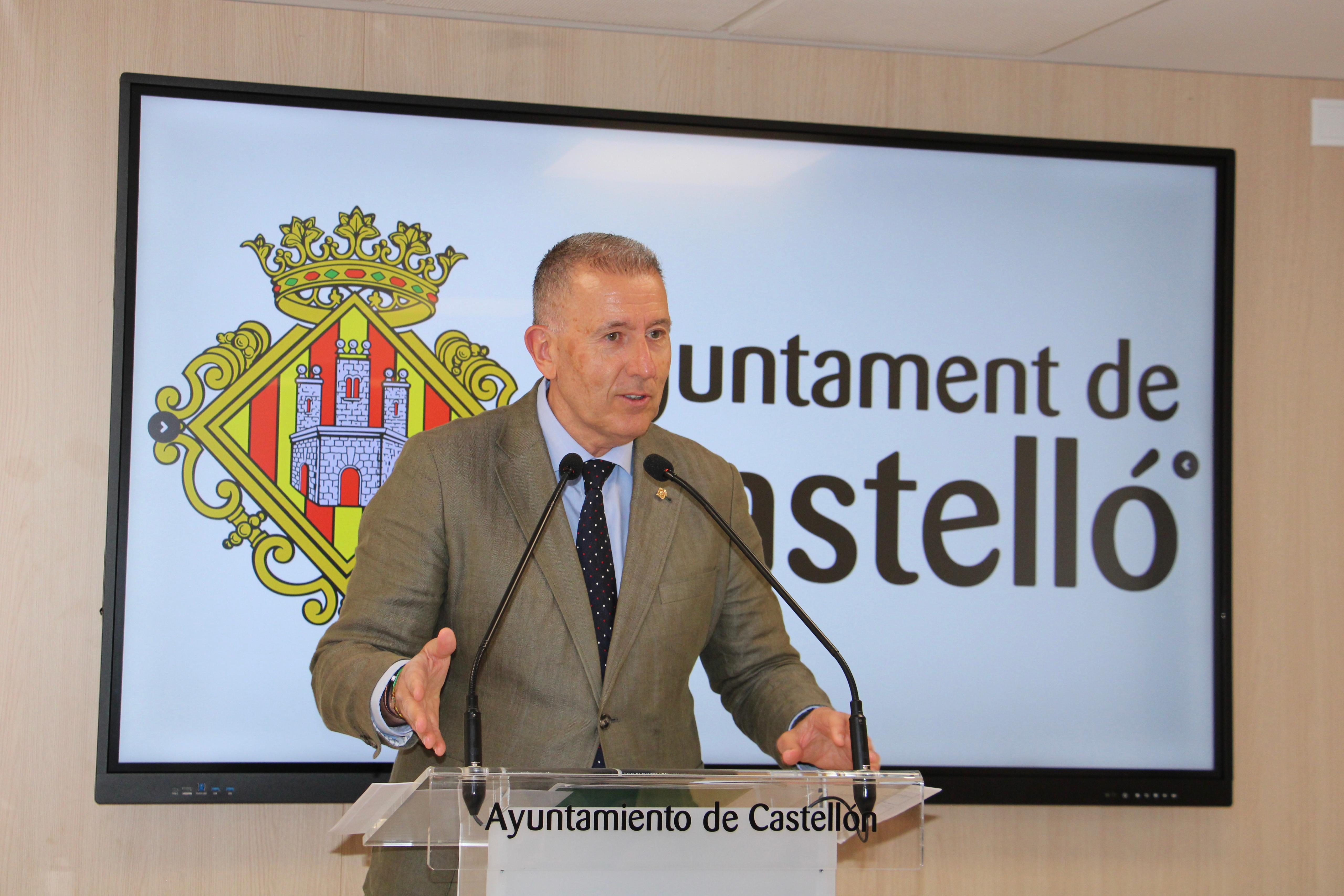 Vicent Sales: “Los vecinos pueden realizar sus trámites en cualquiera de las diferentes tenencias de alcaldía para evitar esperas y agilizar sus gestiones”