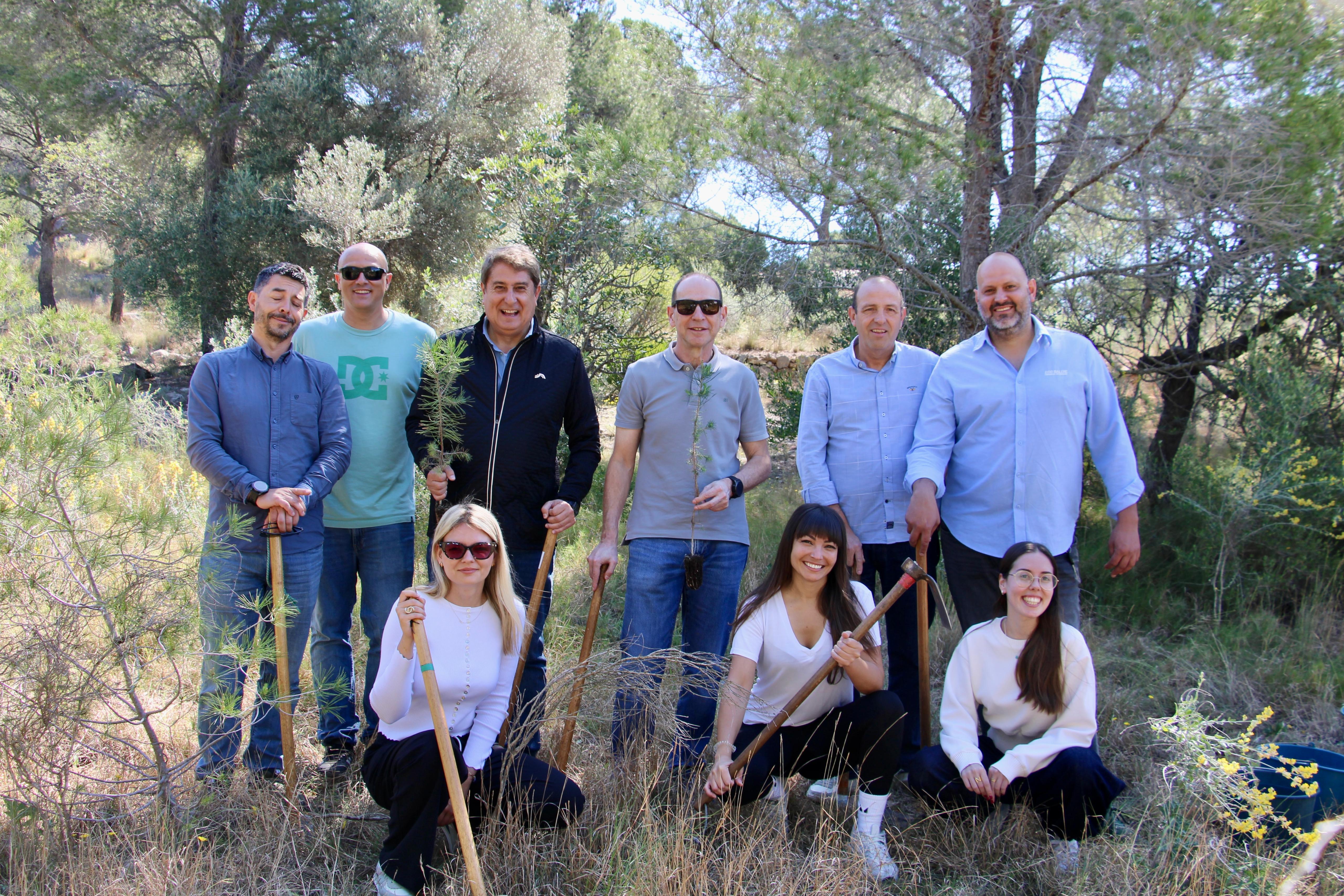 L'Ajuntament i MAHLE Eco Rallye Comunitat Valenciana reforcen el seu compromís amb la sostenibilitat plantant 48 arbres en la Magdalena