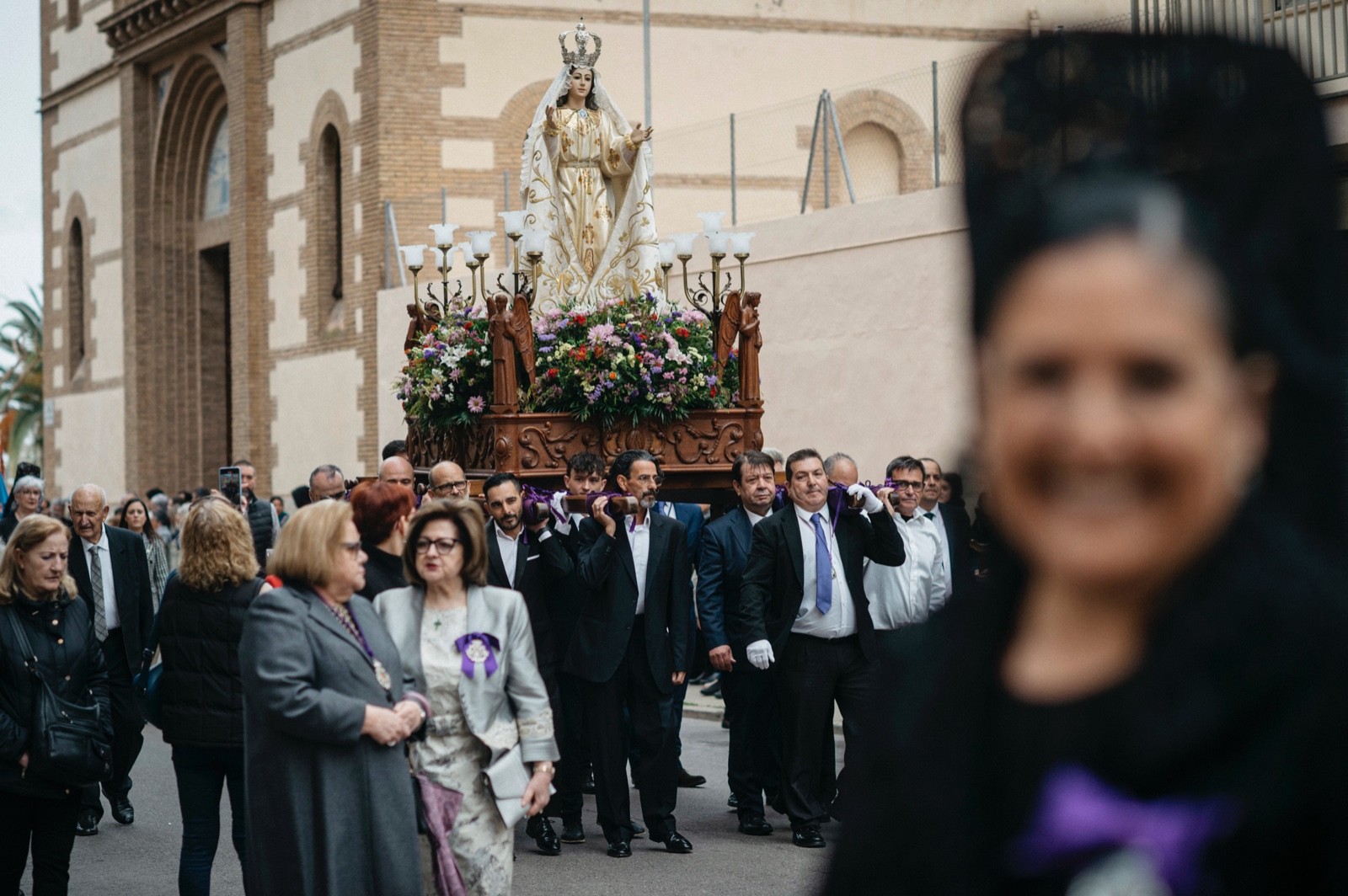 Castellón comienza la Pascua con la tradicional procesión del Encuentro