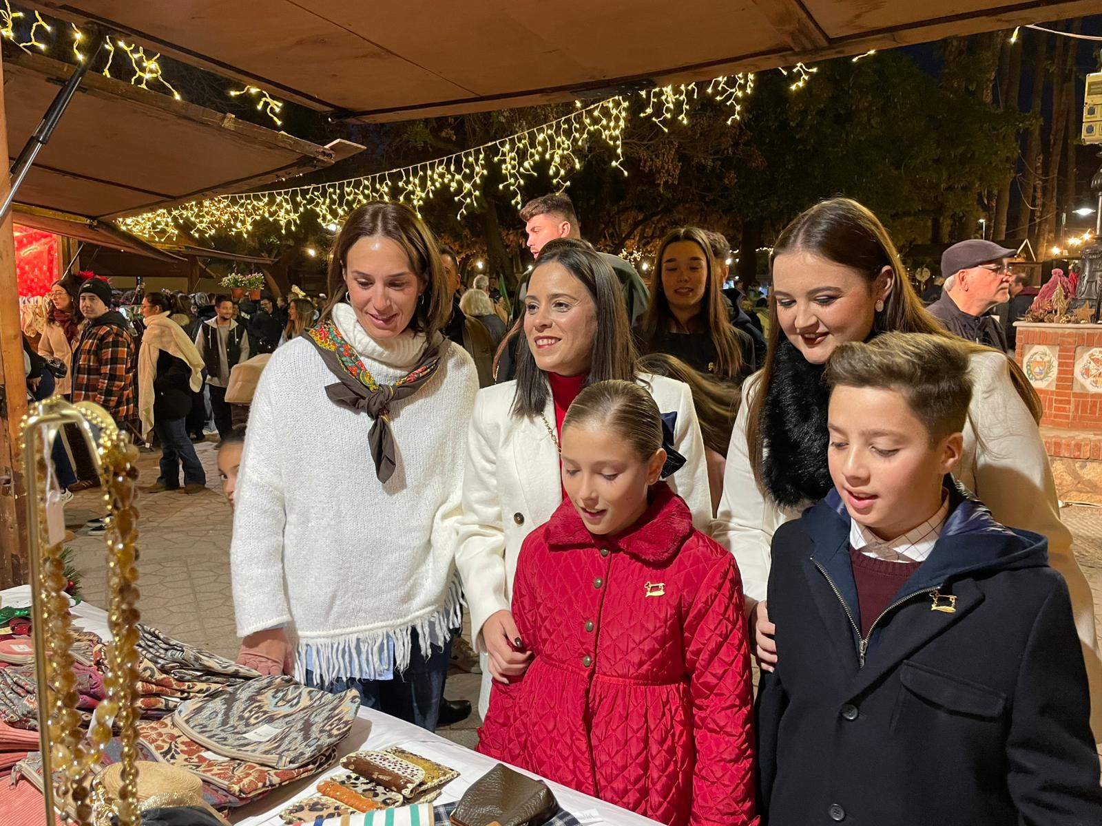 El Mercadet Nadalenc inicia l'època més màgica de l'any al Grau amb la participació dels comerços, cultura i gastronomia tradicional