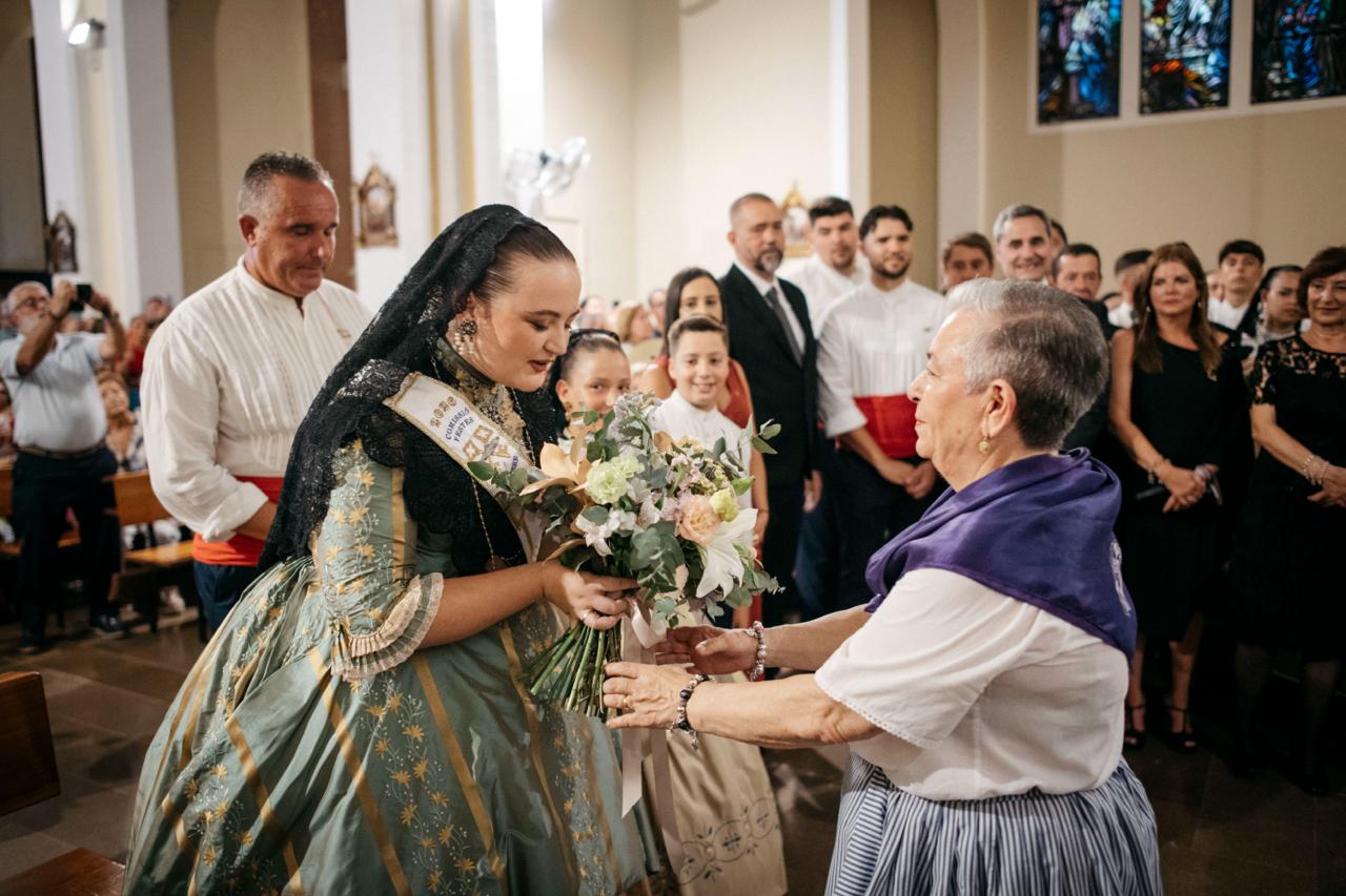 El Grau mostra la seua devoció per Sant Pere amb l'ofrena de flors i la processó marítima