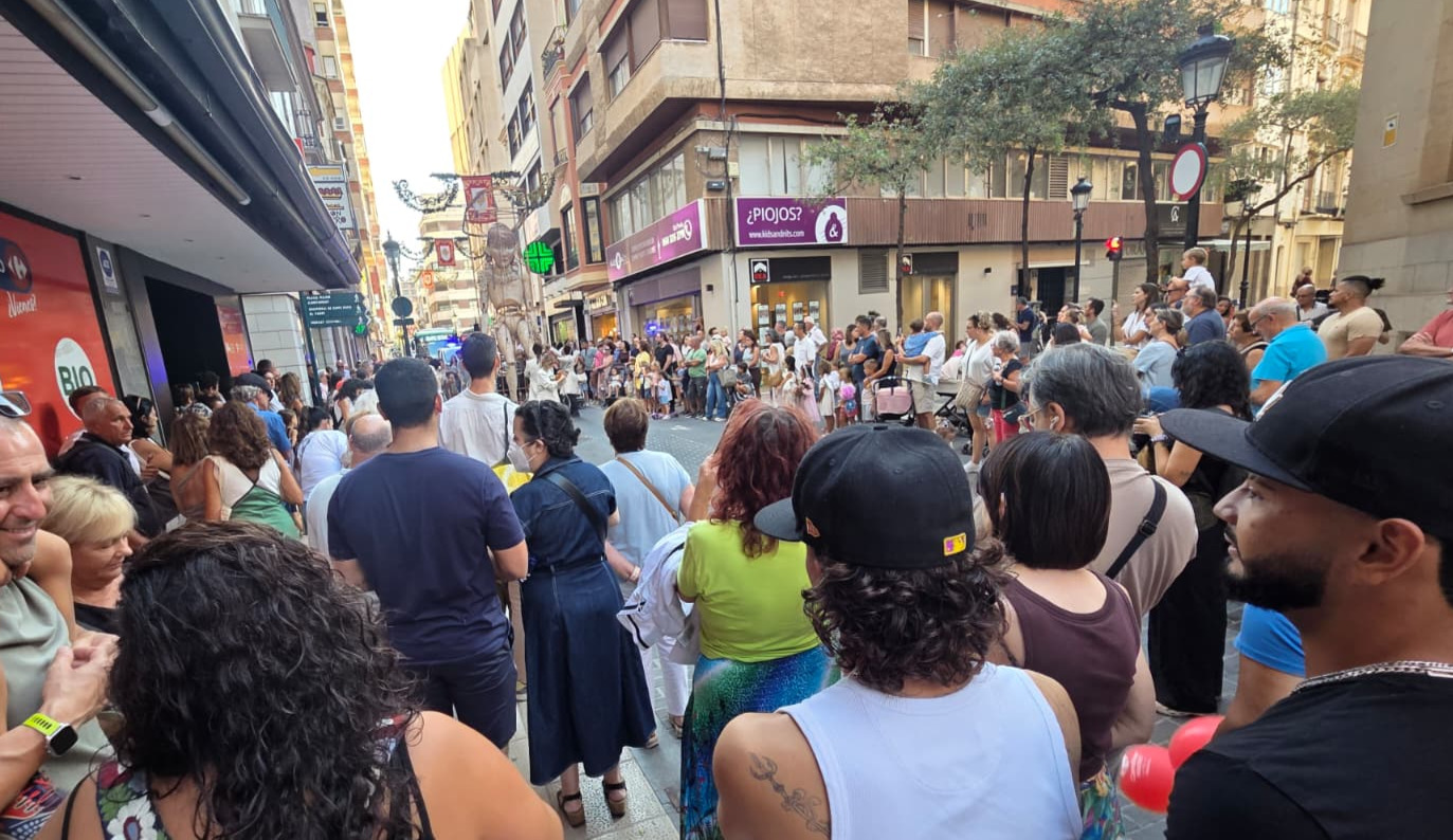 El POT arranca amb una marató de circ, dansa i clowns pels carrers de Castelló