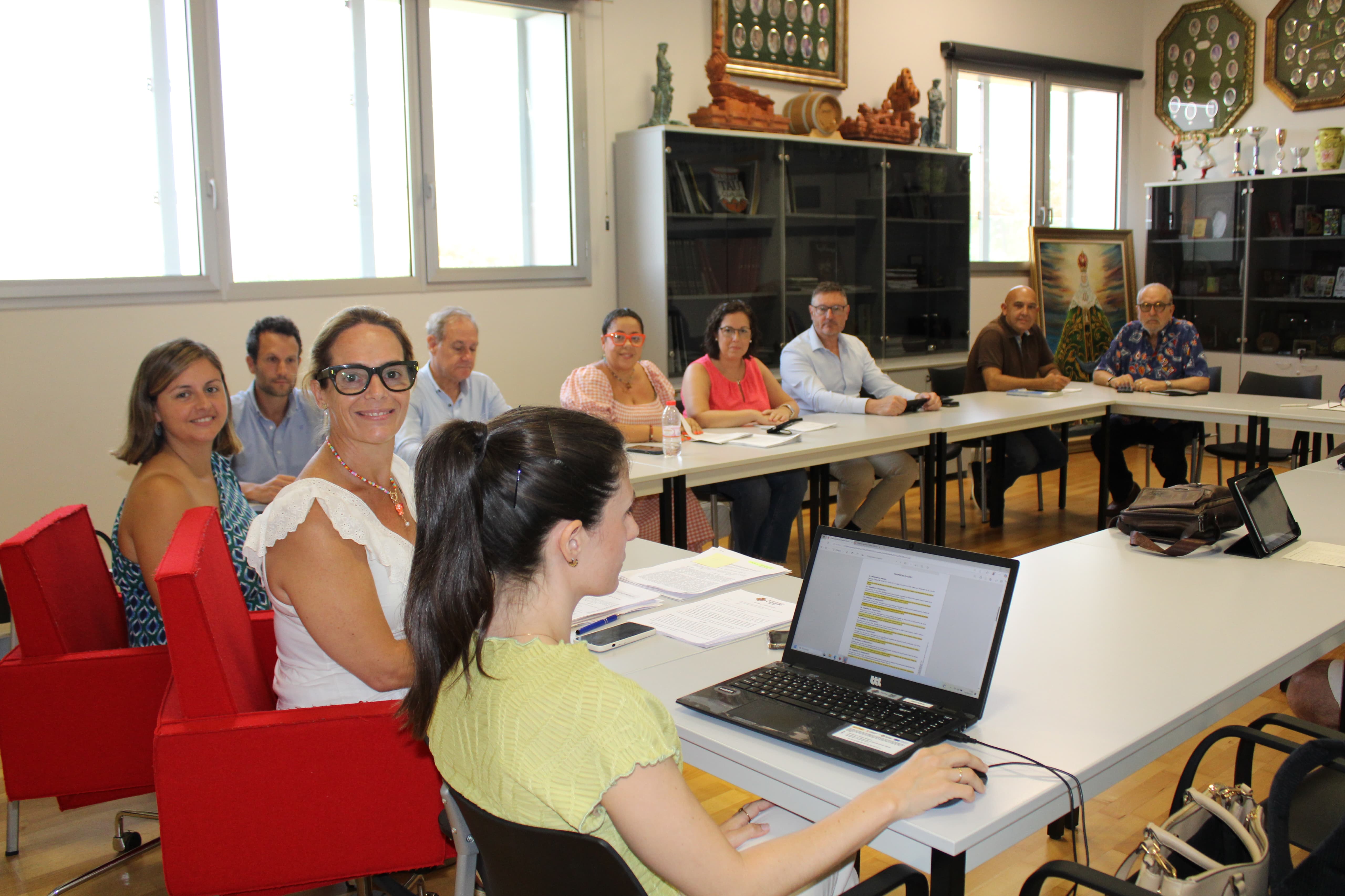 El Govern local dóna suport a les tradicionals festes de carrer i les festes dels barris amb subvencions que ascendeixen a 59.000 euros