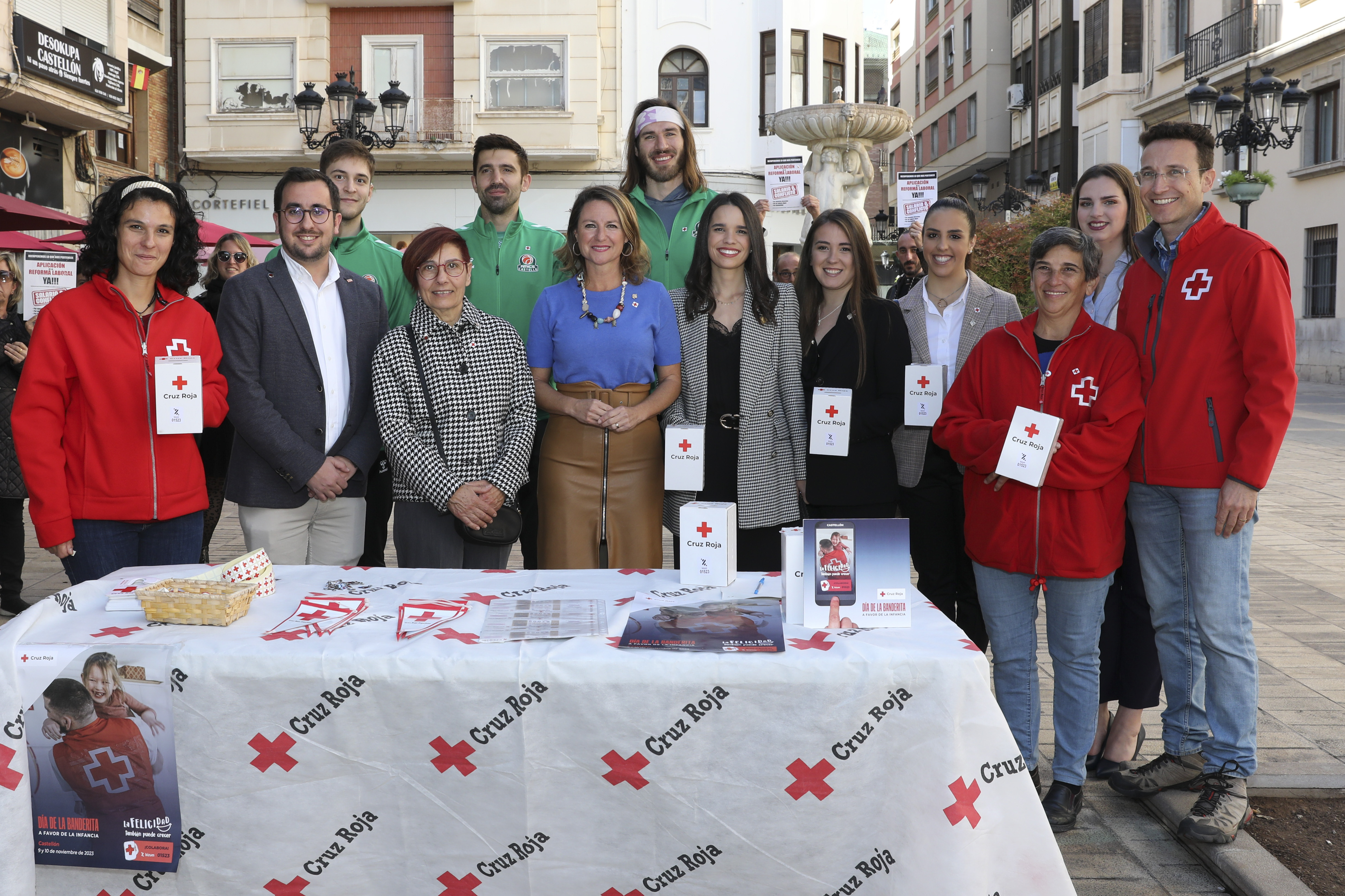 Begoña Carrasco, Alcaldessa de Castelló, participa en el dia de la Bandereta de Creu Roja