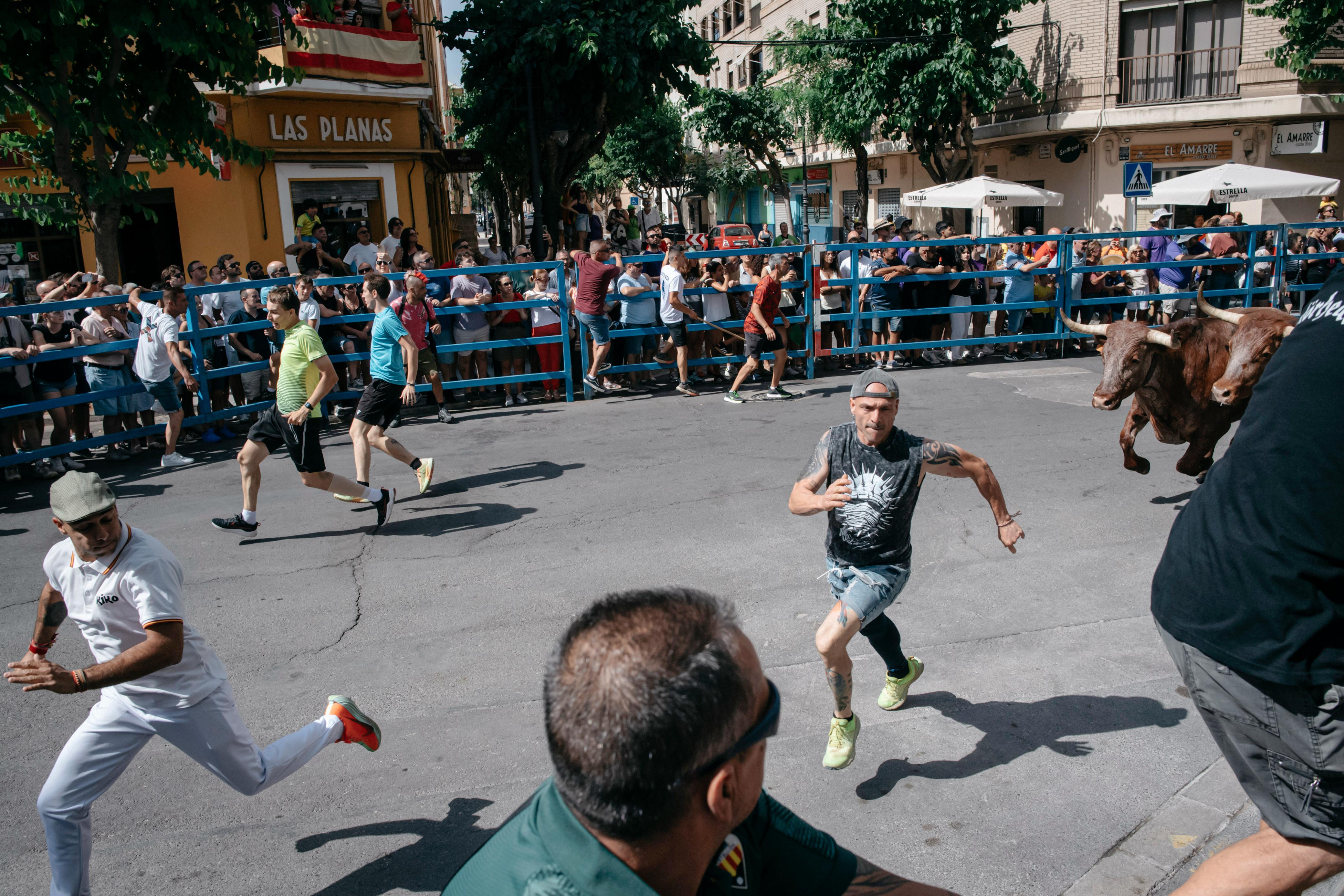 Emoció i gran èxit de participació en el primer encierro de les festes de Sant Pere 2026