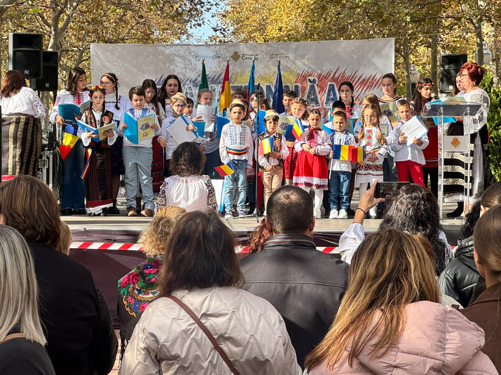 Castelló celebra el Dia Nacional de Romania en una jornada que ha unit cultura tradició i integració