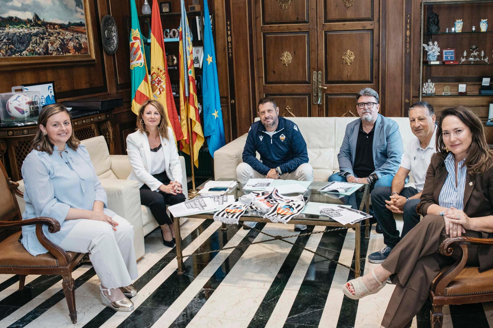 Carrasco: “El XXI Congreso de Peñas de Fútbol convertirá a Castellón en capital del deporte y del turismo deportivo con más de 1.000 participantes”