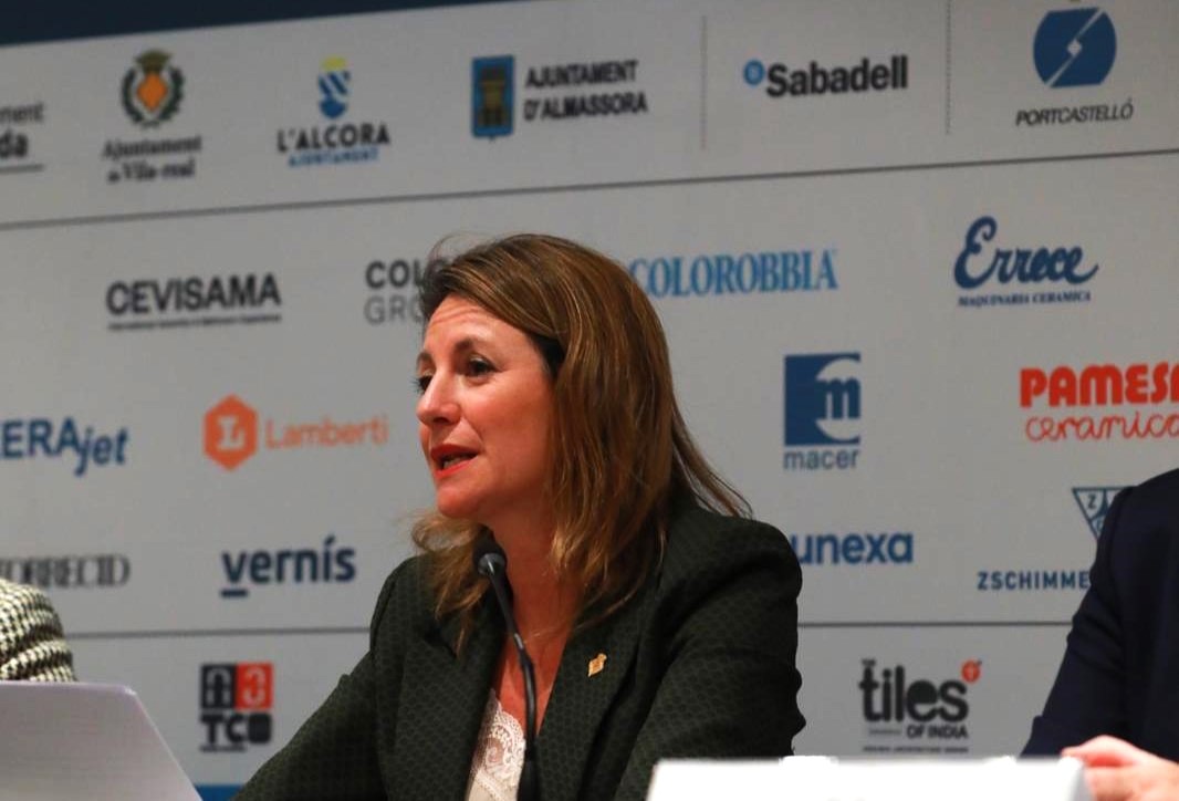 Begoña Carrasco: “Vamos a reclamar más ayudas para el sector cerámico, para garantizar el futuro de una industria que está en peligro y de la que dependen miles de familias castellonenses”