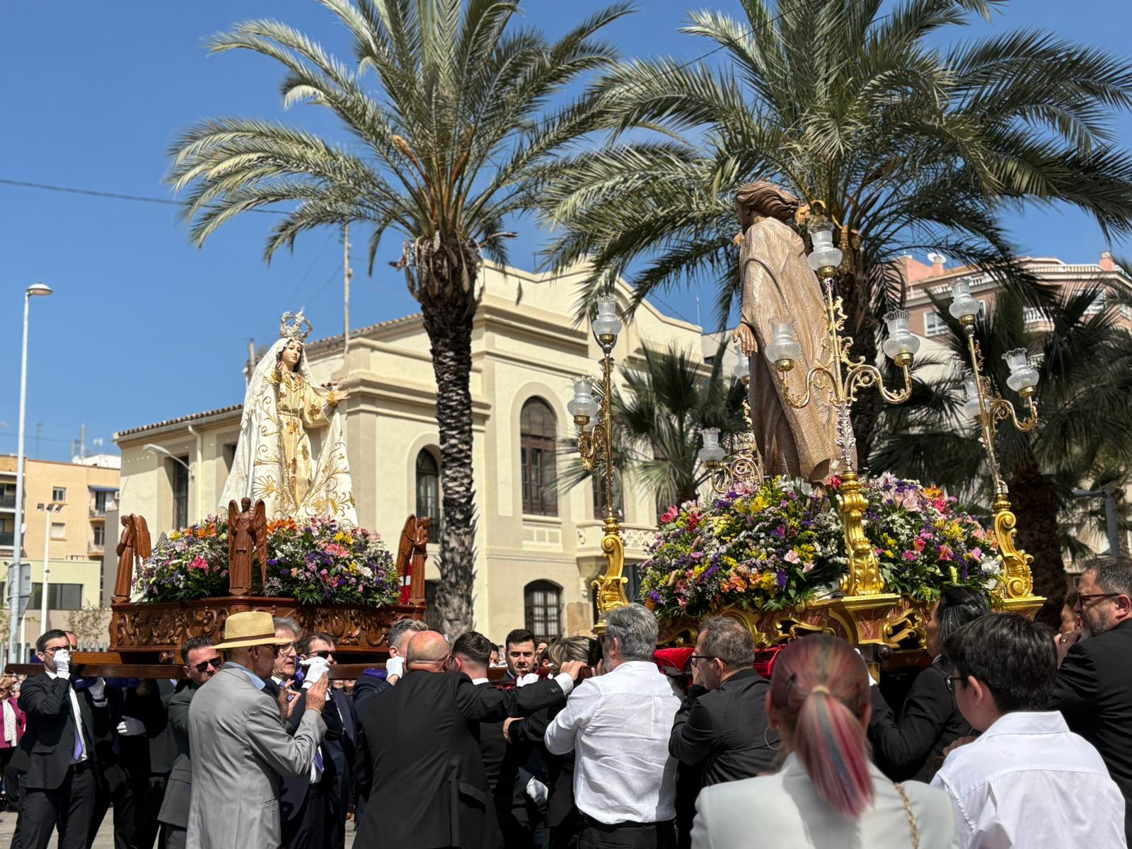Castelló arranca la Pasqua amb les tradicionals misses i processons de l’Encontre