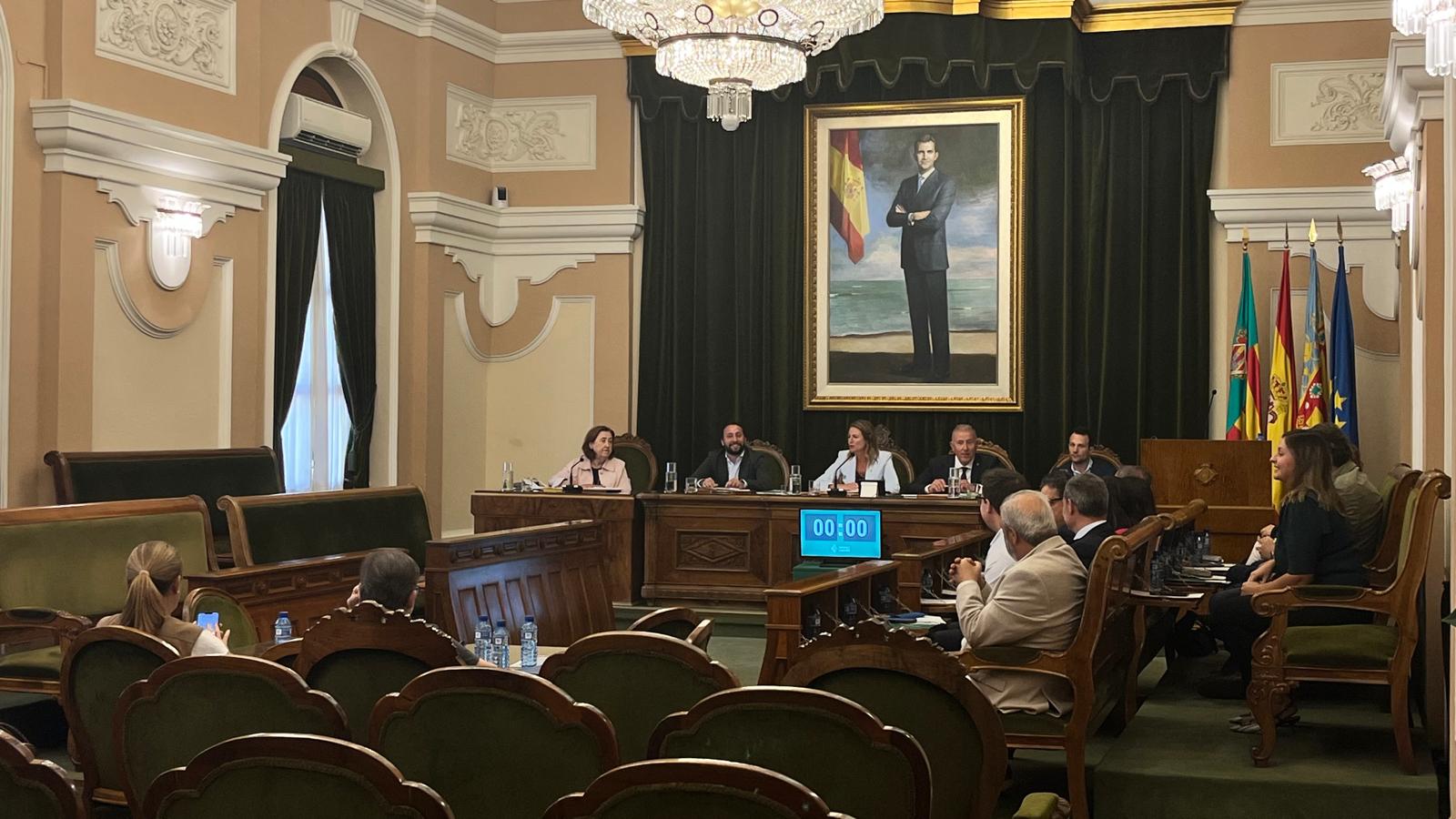 Carrasco perd els papers i converteix el ple de les ordenances fiscals en un 