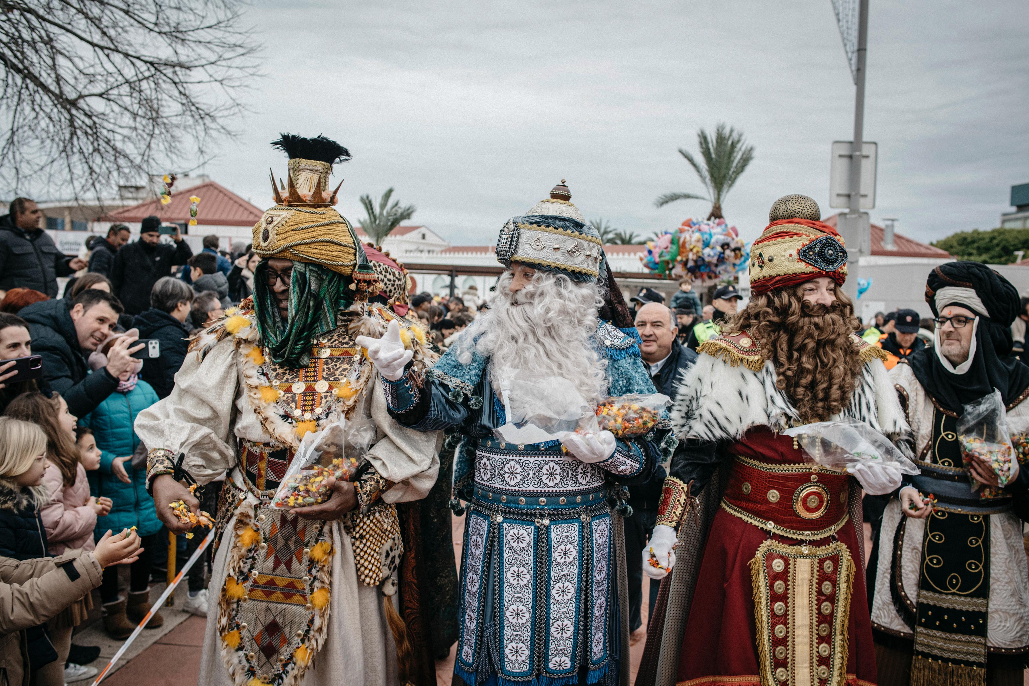 Els Reis Mags d'Orient arriben al Grau per via marítima
