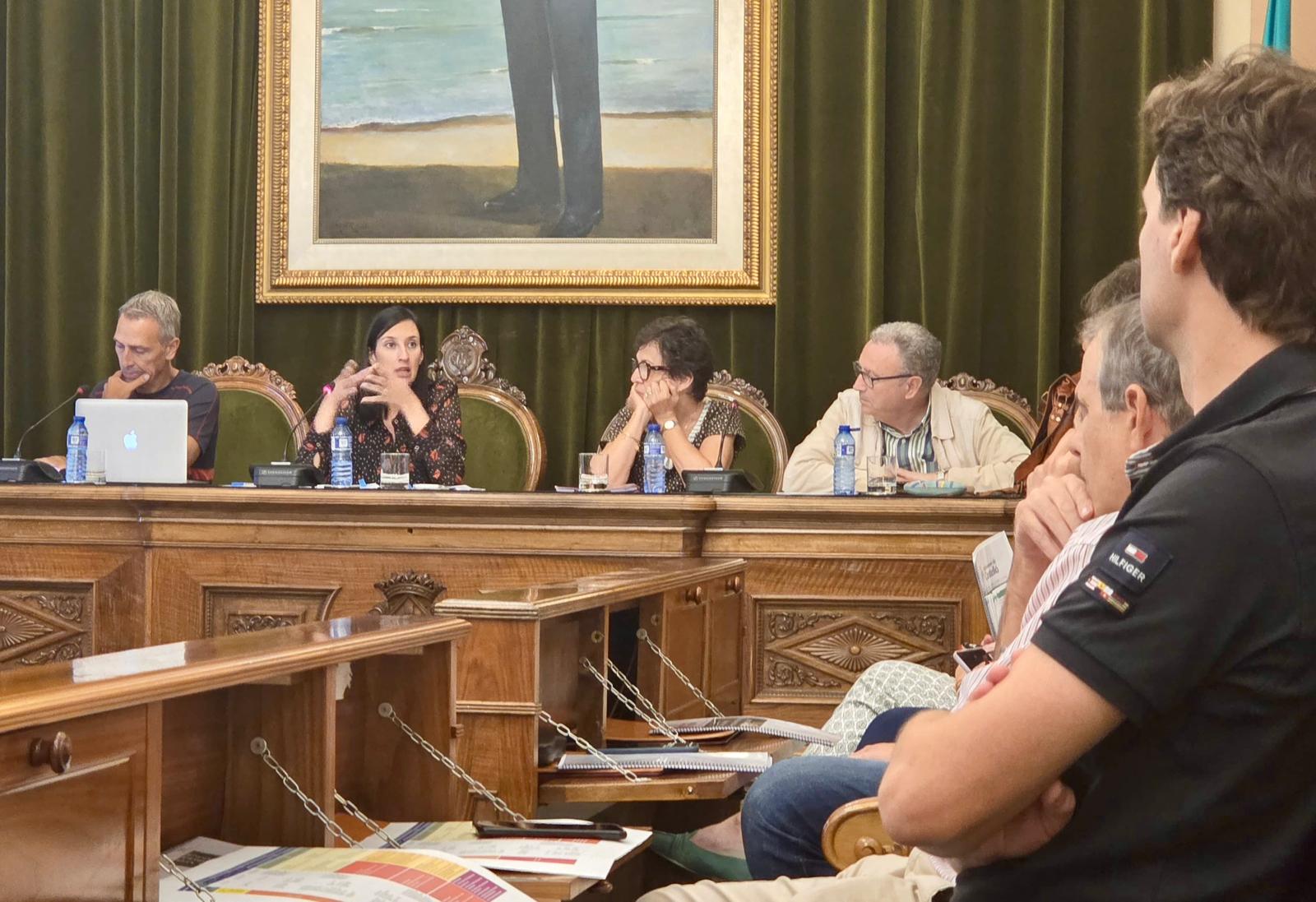 María España comparte con el Consell Escolar Municipal el nuevo Protocolo frente al Riesgo de Inundaciones en Centros Docentes