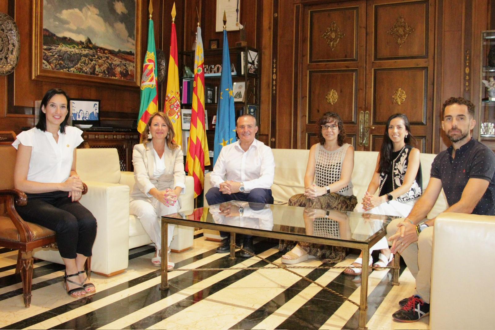 La alcaldesa de Castellón felicita al Centro Ágora Lledó por haber obtenido sus alumnos el mejor resultado en la Comunidad Valenciana en las pruebas PAU