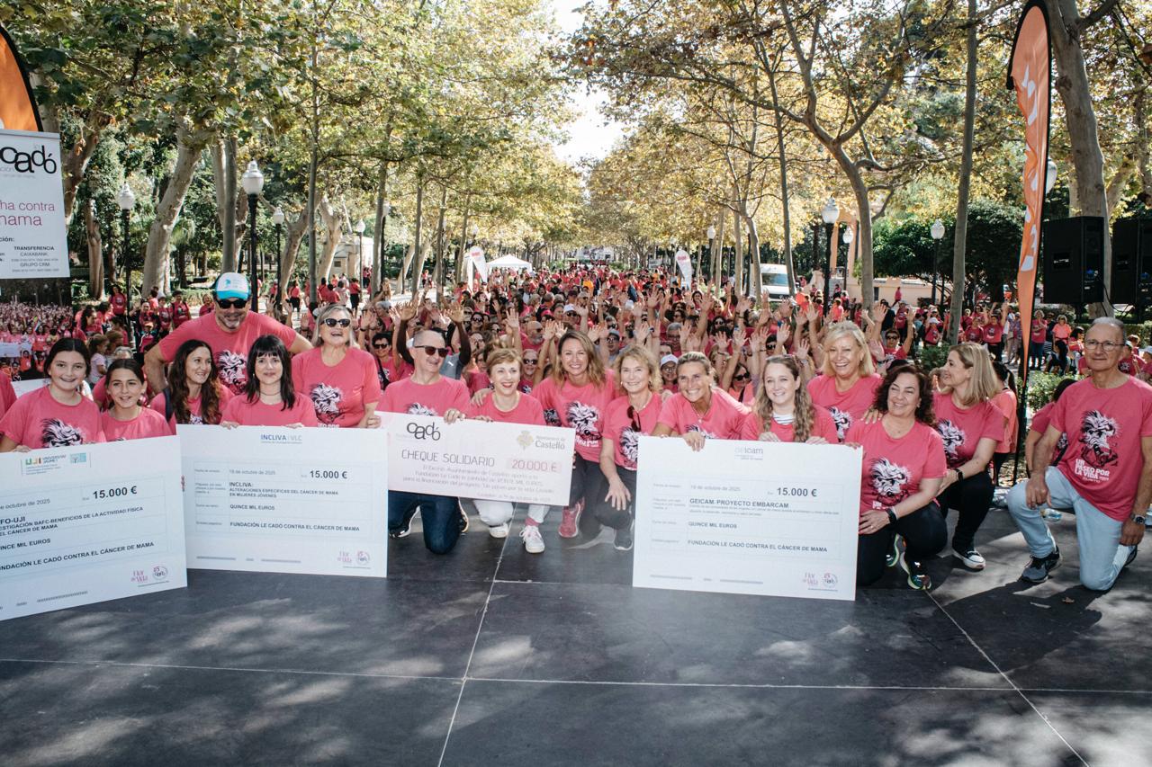 Castelló reuneix 5.000 persones en la XI marxa solidària contra el càncer de mama Un passeig per la Vida