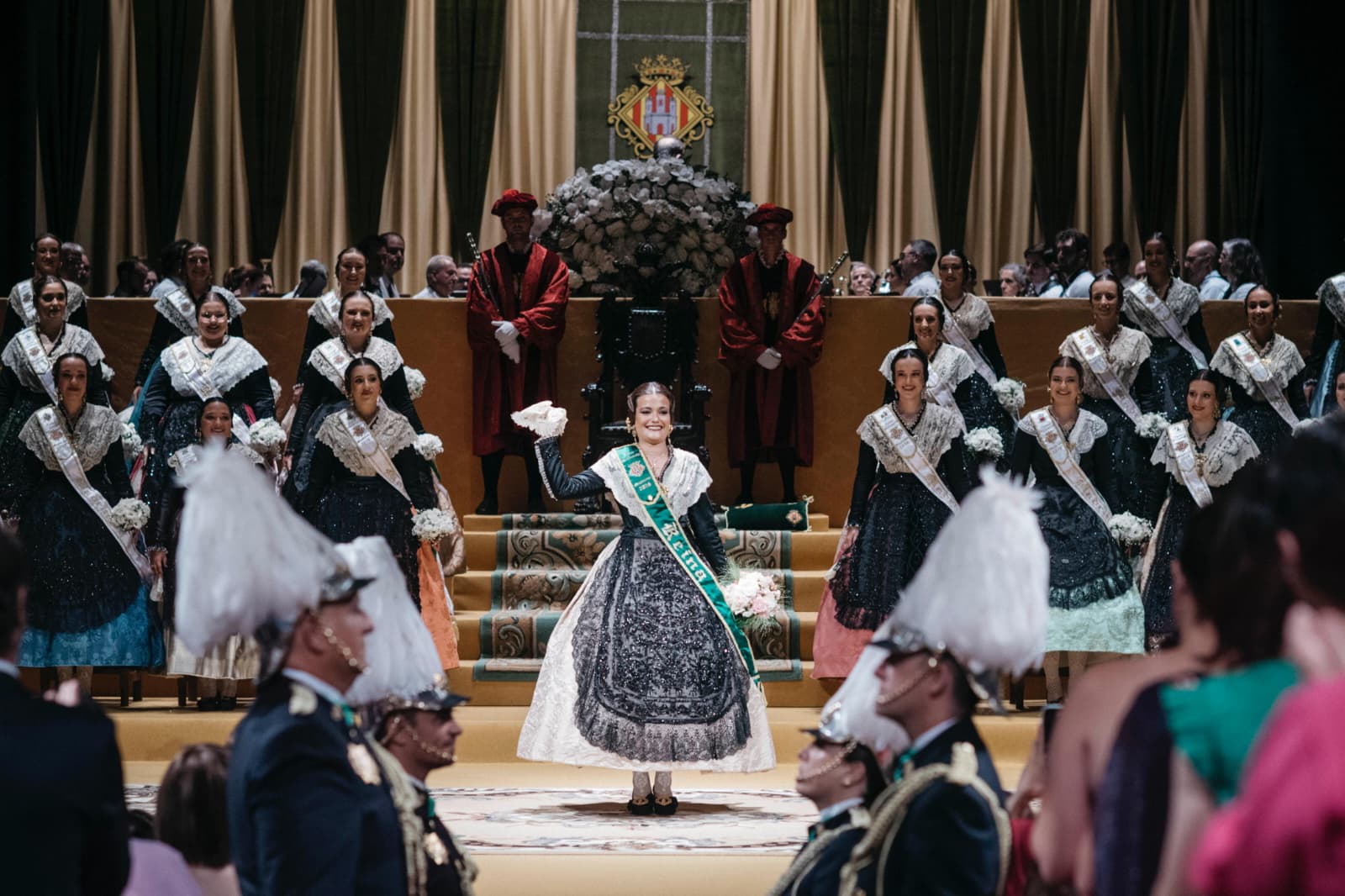 Clara Sanz rep de l'alcaldessa de Castelló la banda de Reina de les Festes de la ciutat 2026